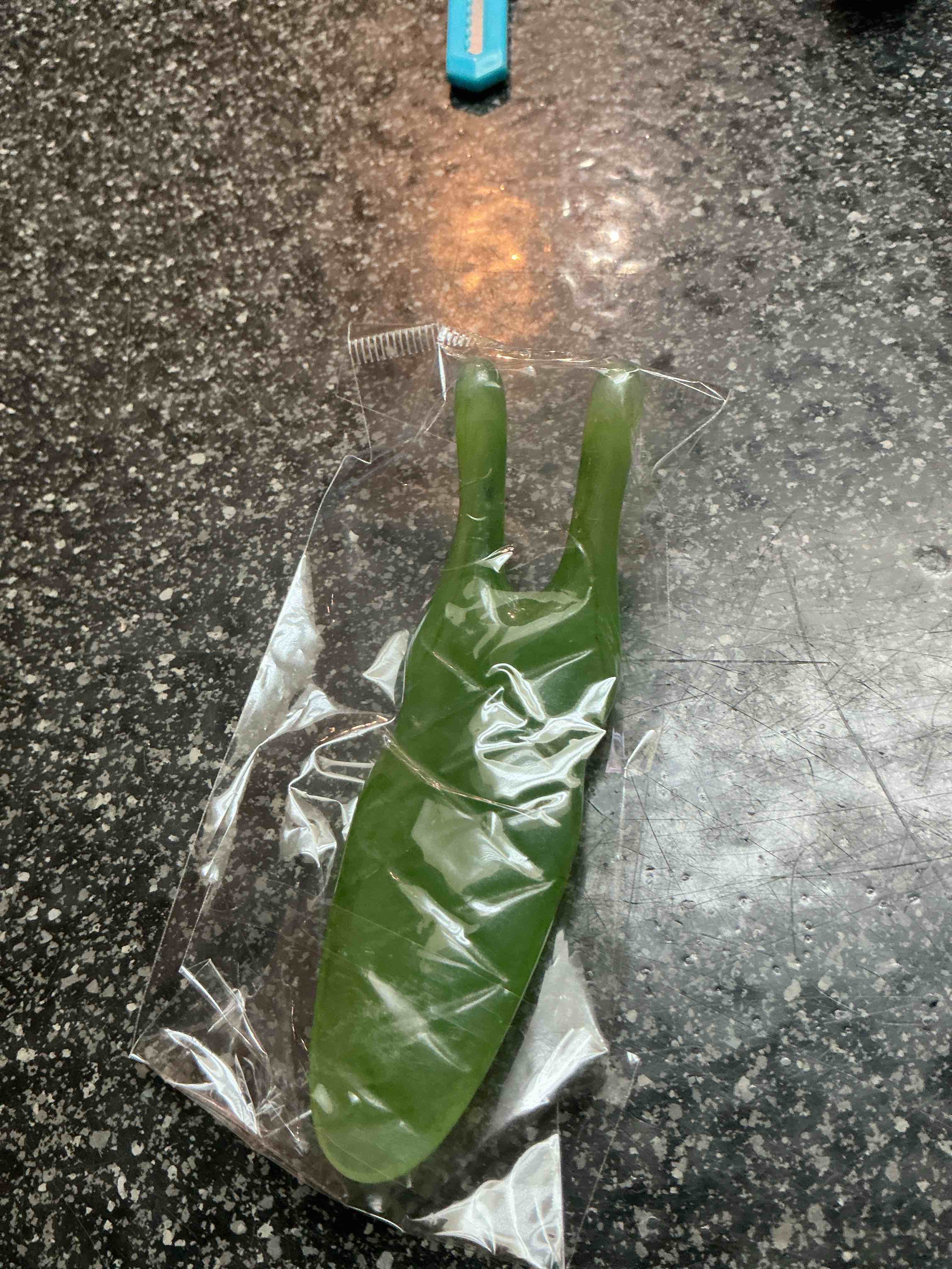 Condition photo showing New/Like New for Healifty Natural Resin Nose Massager Two- pronged Nose Scrapers GuaSha Facial Tool Nature Jade Stone Guasha Massage Tool Green