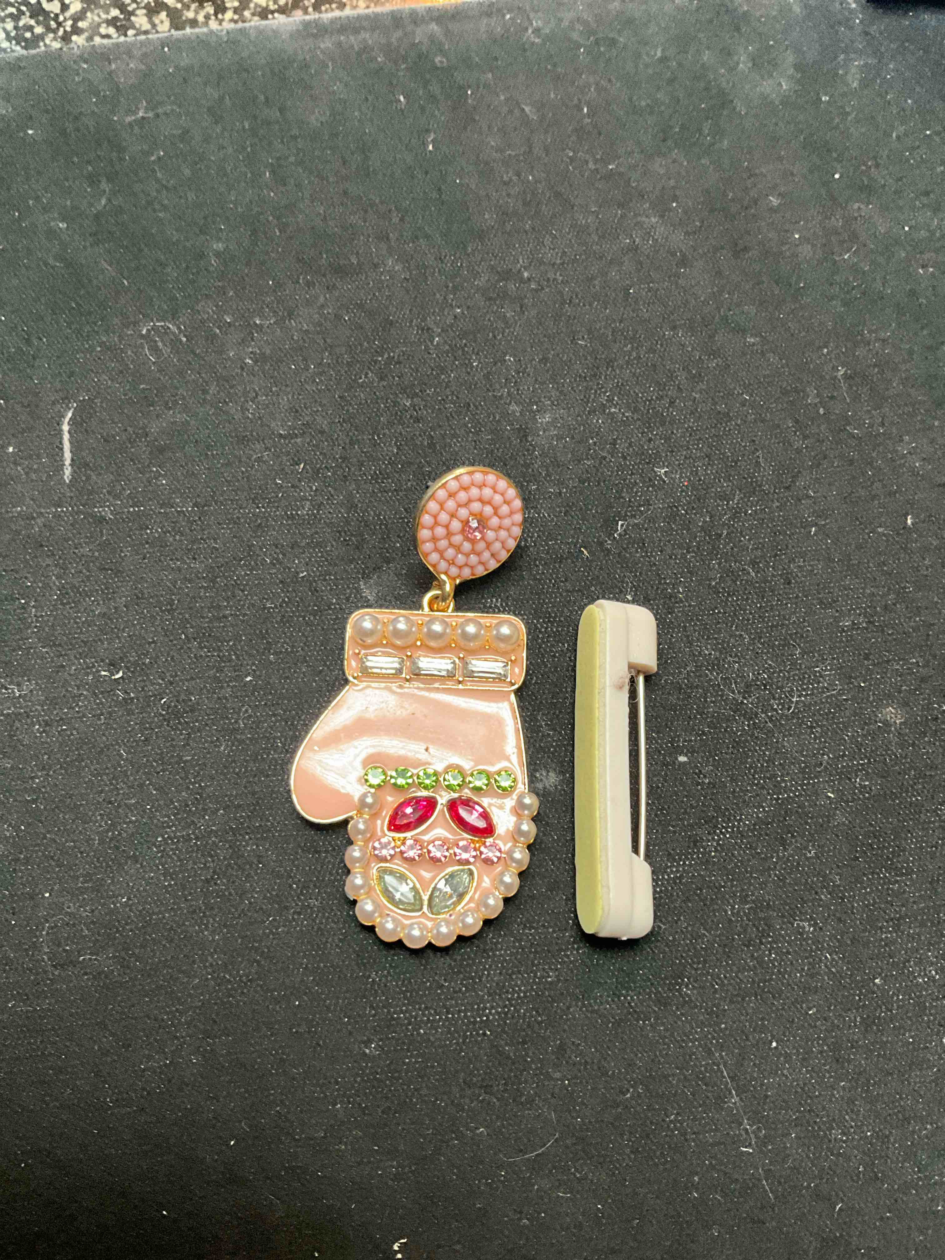 Condition photo showing New/Like New for Decorative Glove Pin - (Attach the pin or just pin it on)