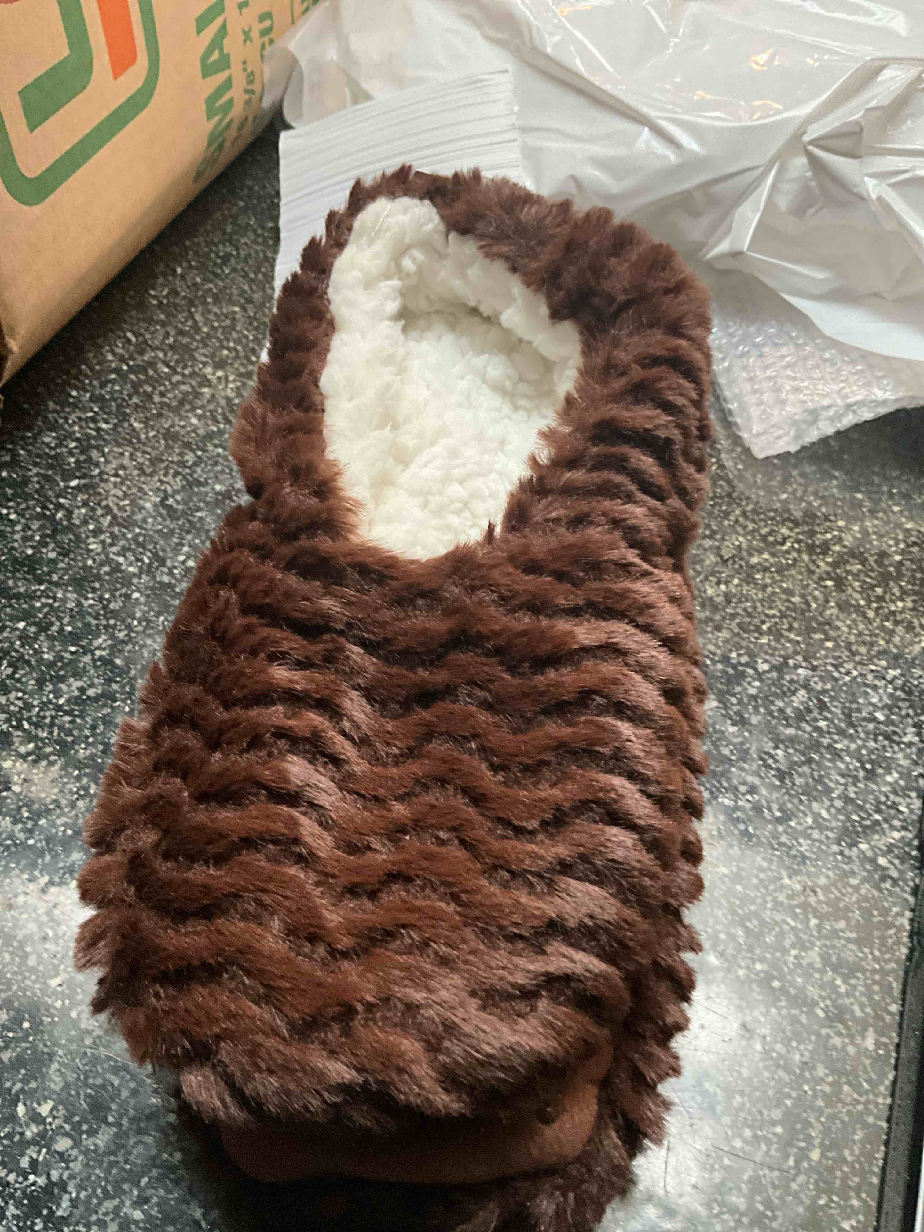Auden - Faux Fur - Slipper Socks - gripper bottoms - size - S/M - 5/7