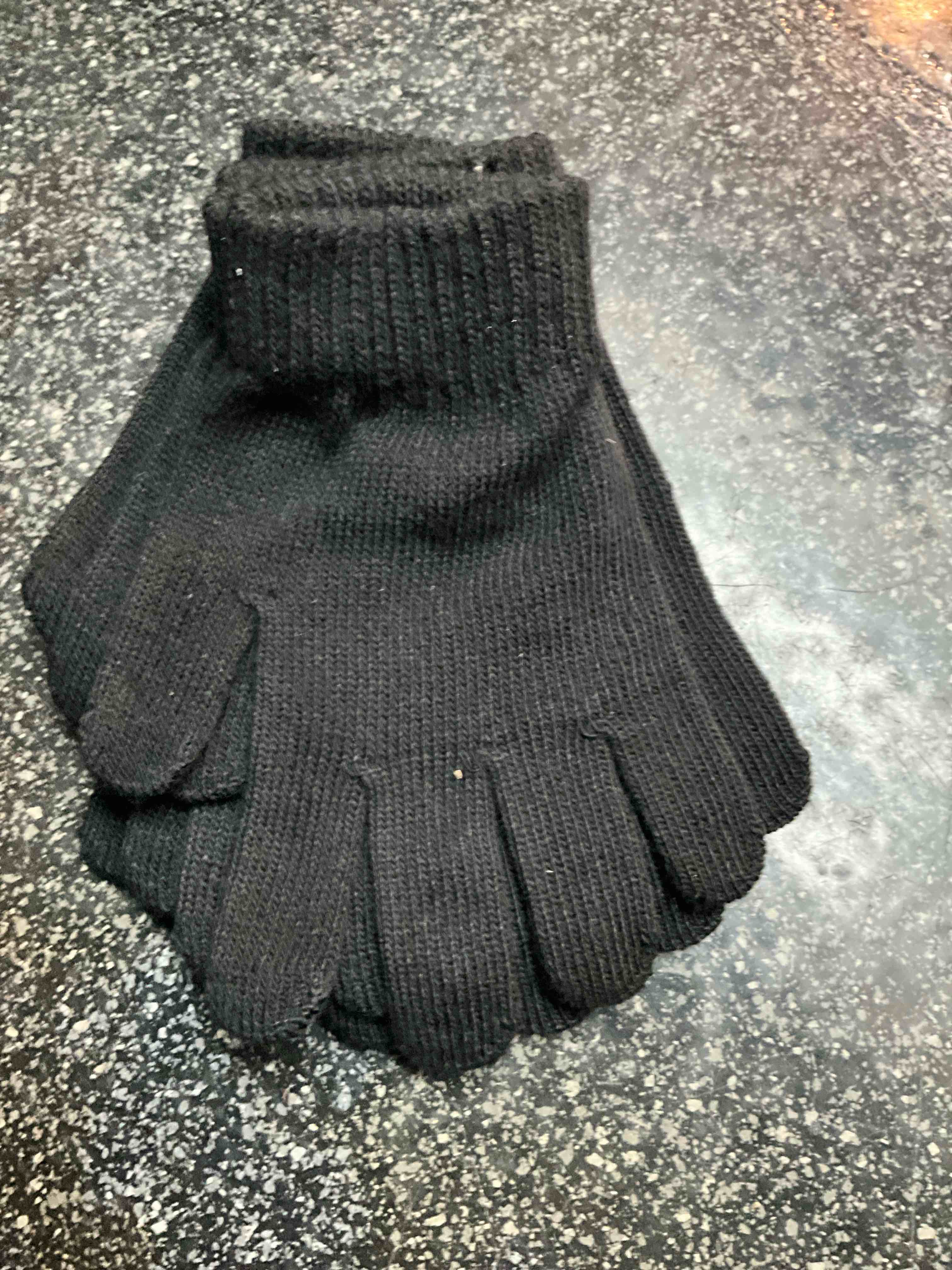 Condition photo showing New/Like New for Cat & Jack - Tech - Touch - 3 pk - Black - Gloves 
