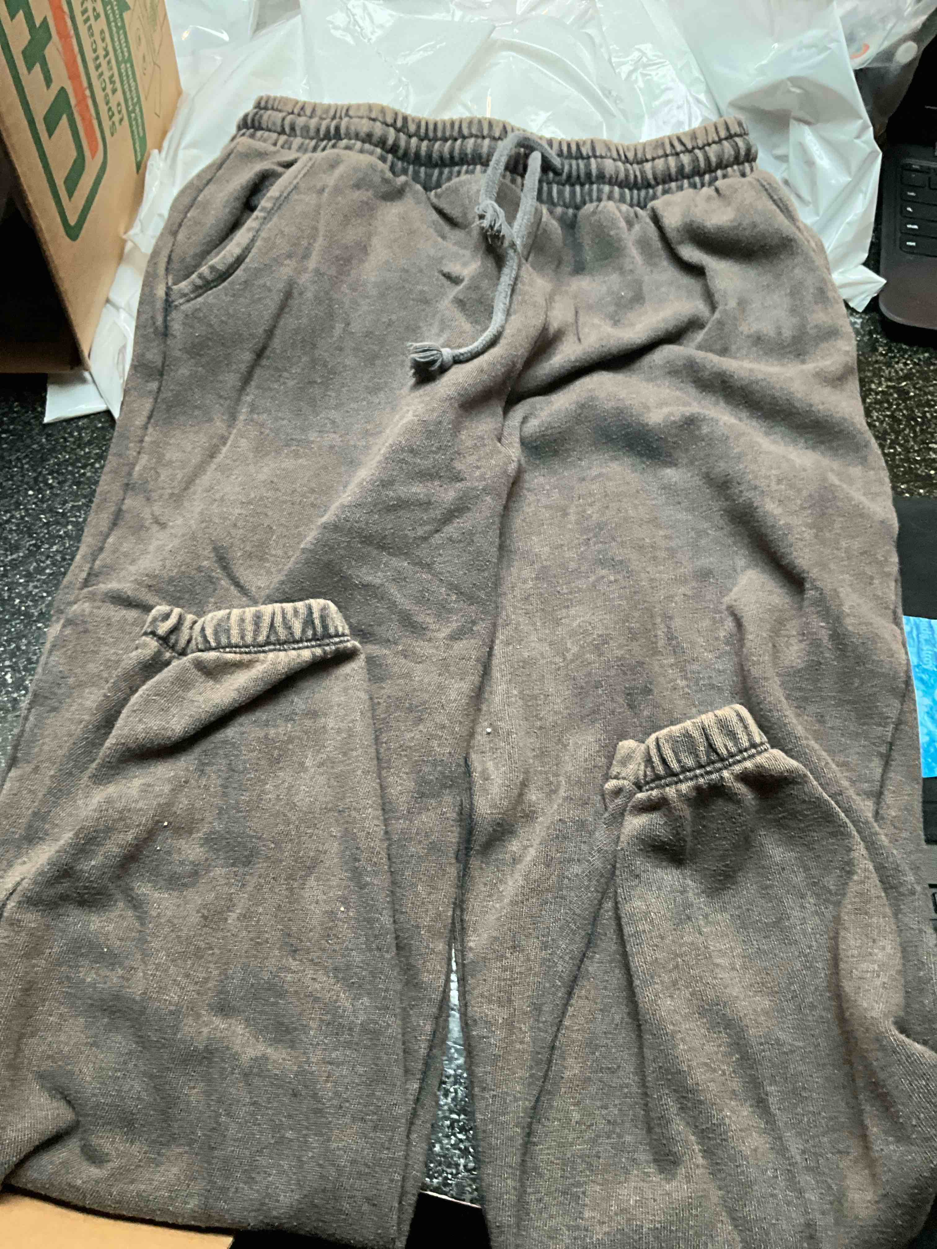 Condition photo showing Good Condition for So - Sweat Pants - size - M 