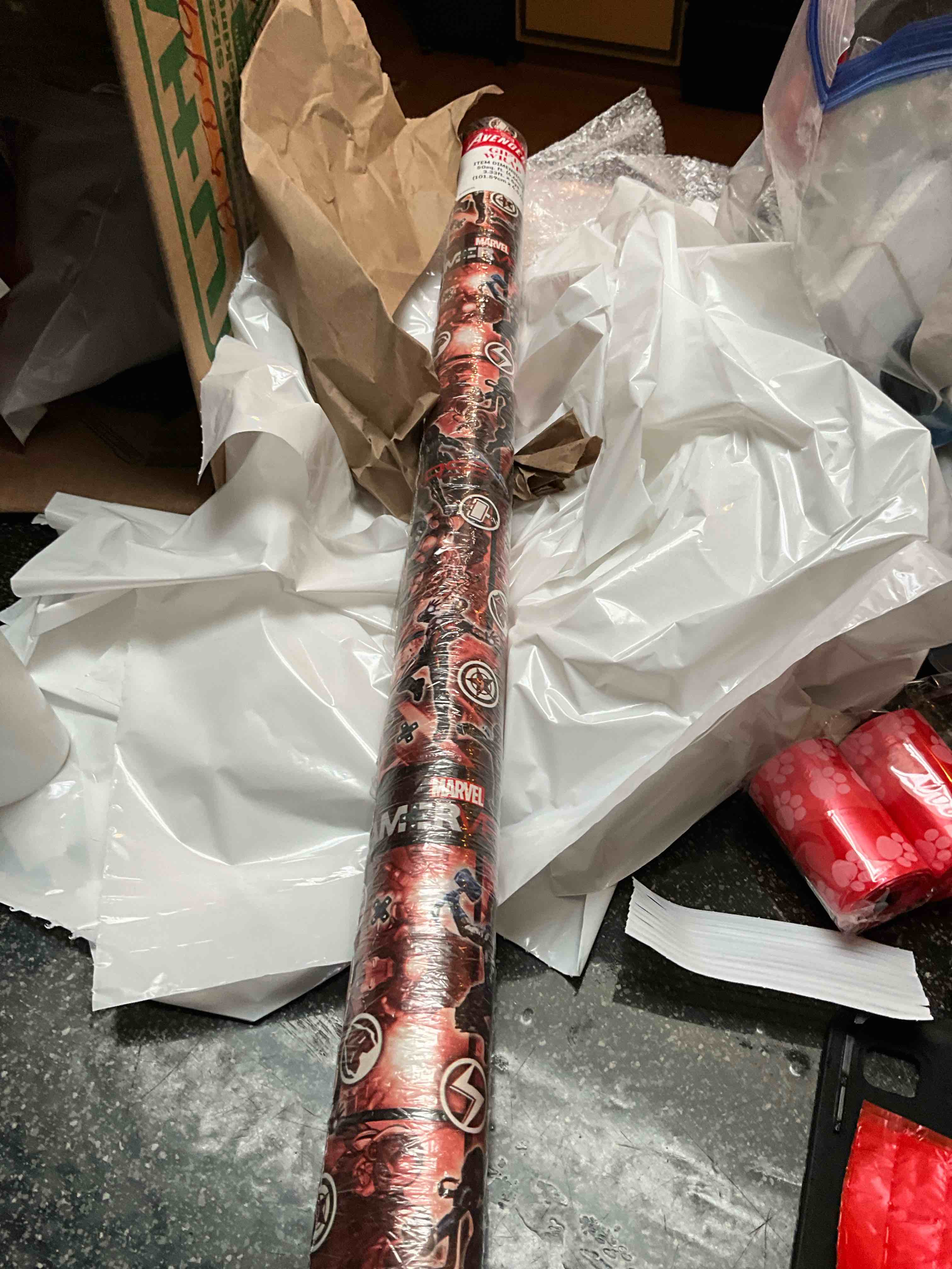Condition photo showing Good Condition for Marvel Avengers Gift Wrap - 50 sq ft 