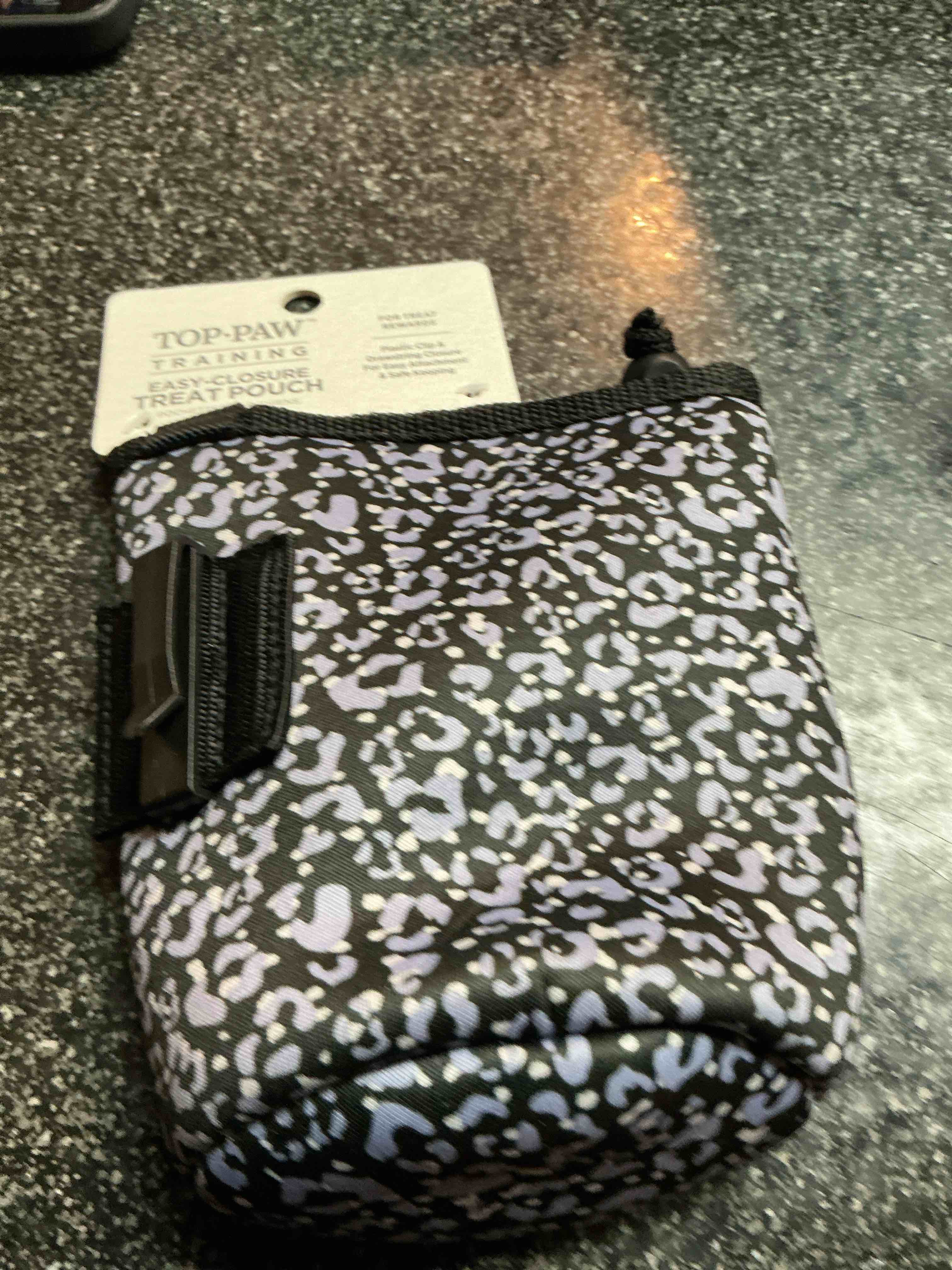 Top _ Paw Training Easy Closure Treat Pouch