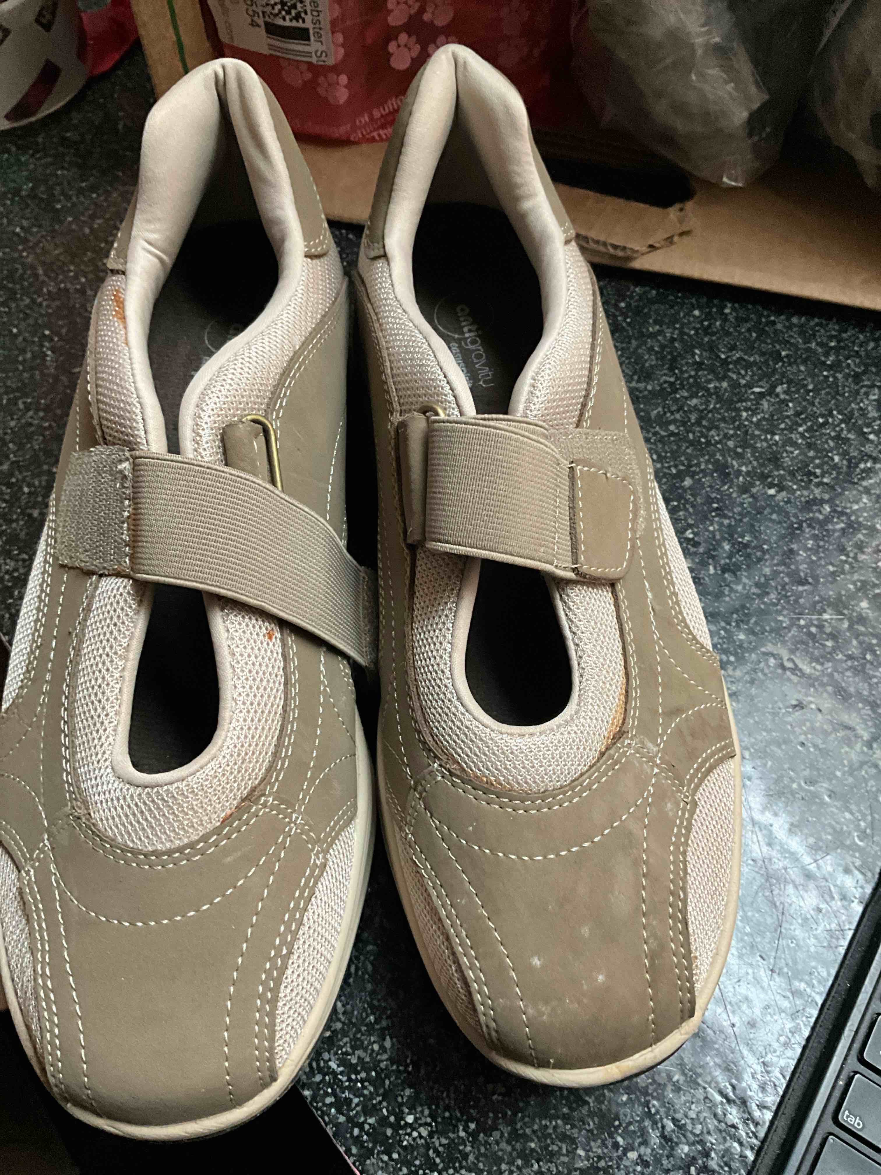 Easy Spirit - Anti-Gravity Shoes - J P Gavel - Size 9.5