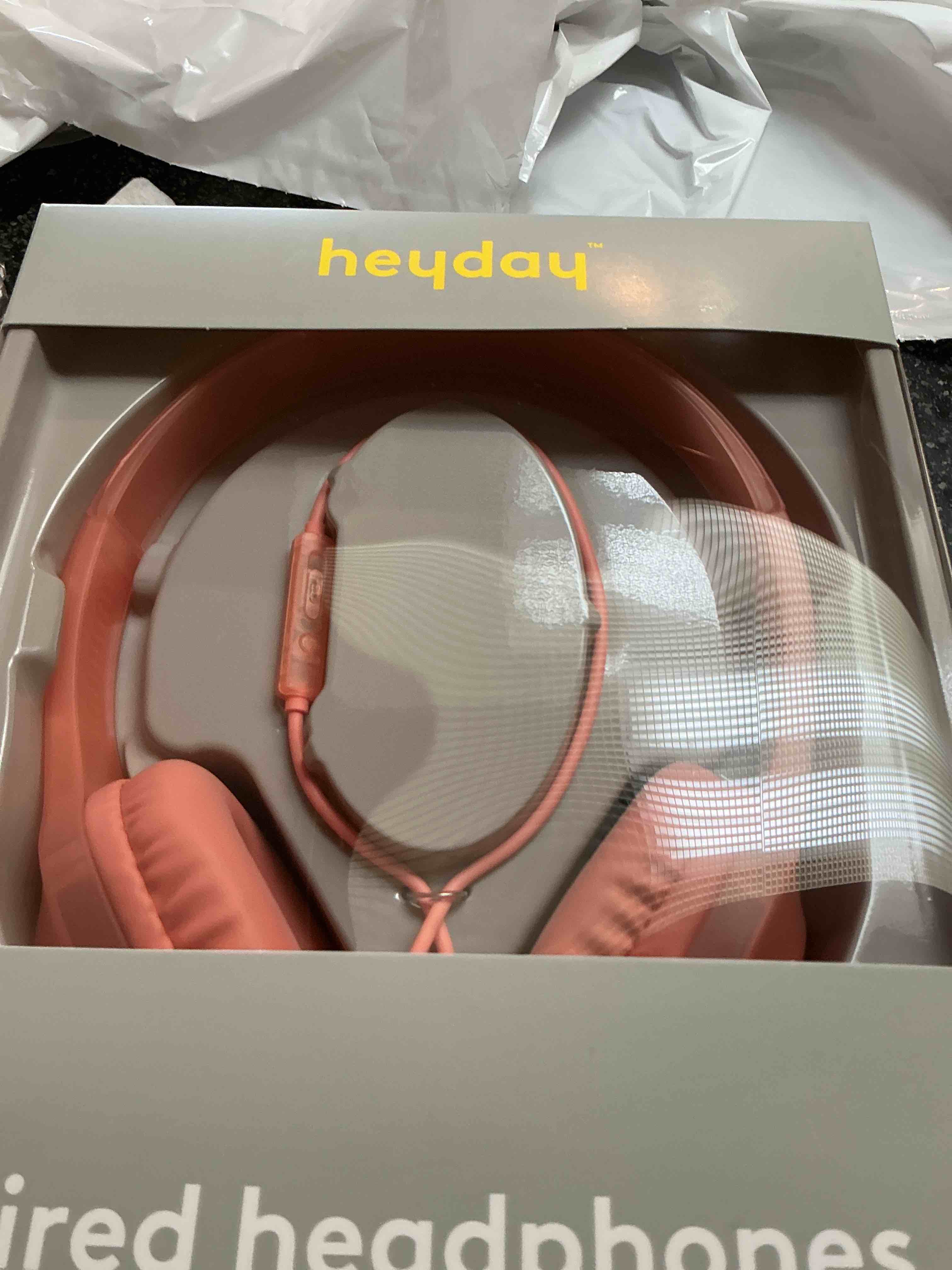 Heyday Wired Headpphones With Built In Mic.