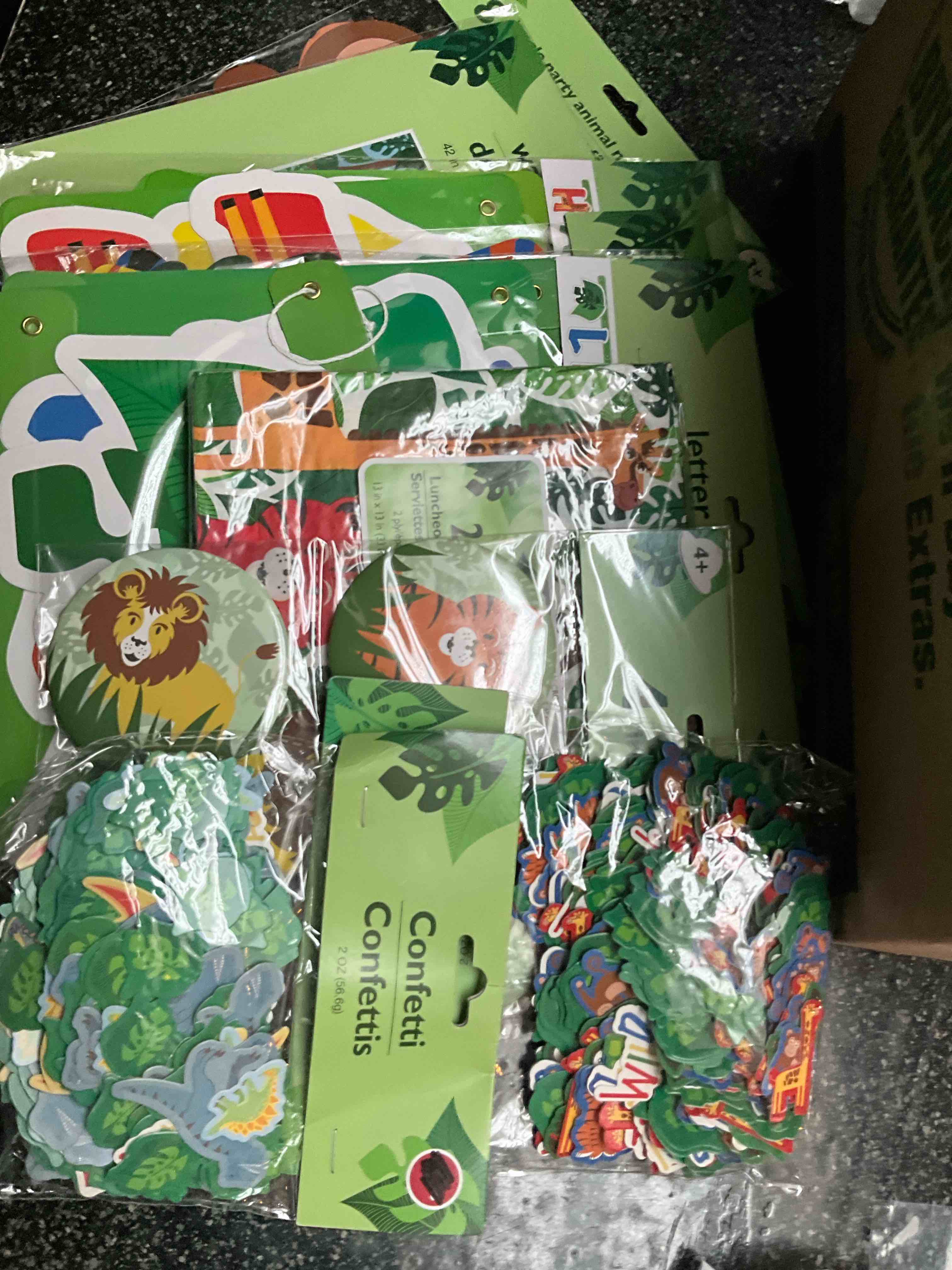 Complete - Jungle - Birthday Party Kit - 10 pieces 