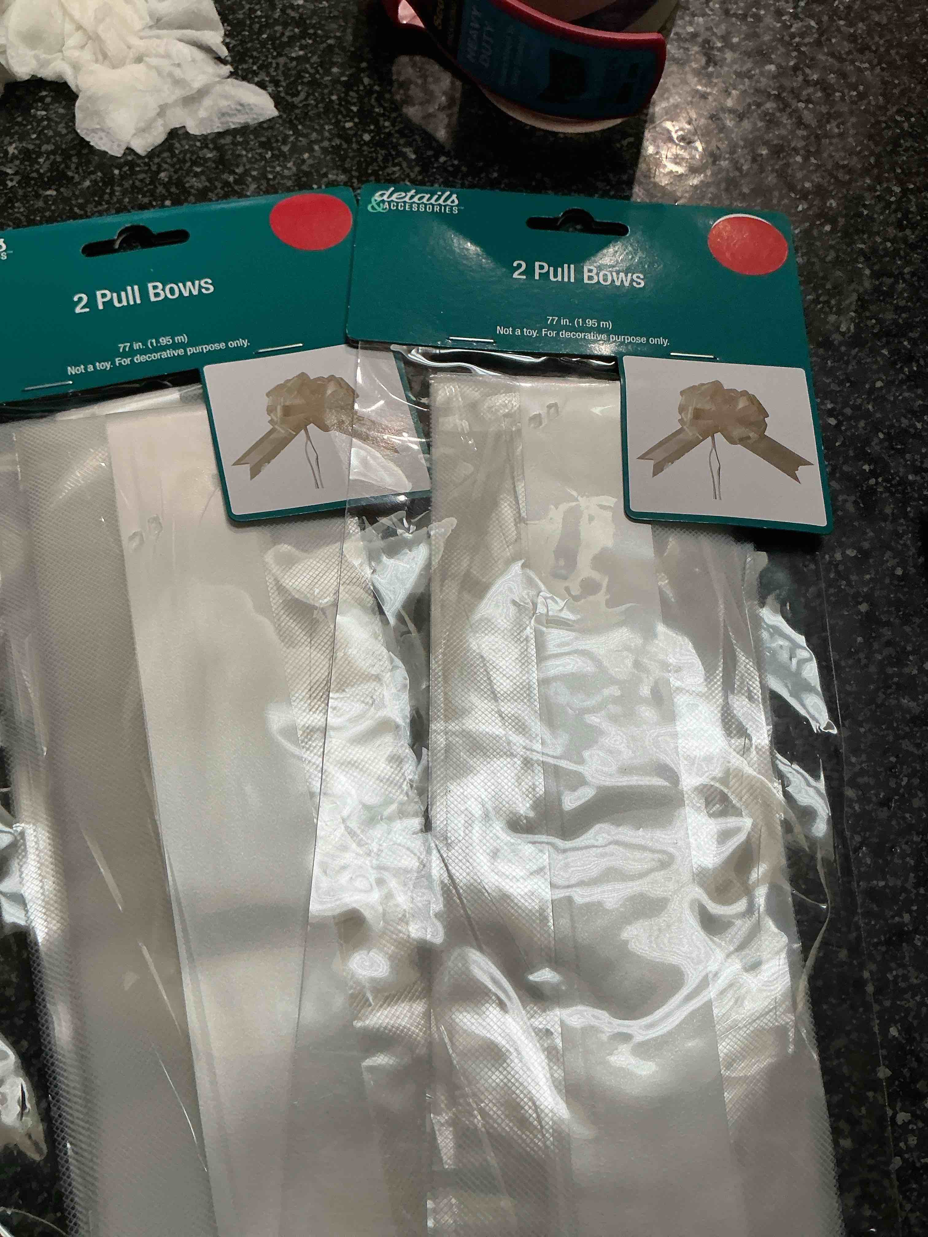 Details  Accessories 2 Pull Bows 