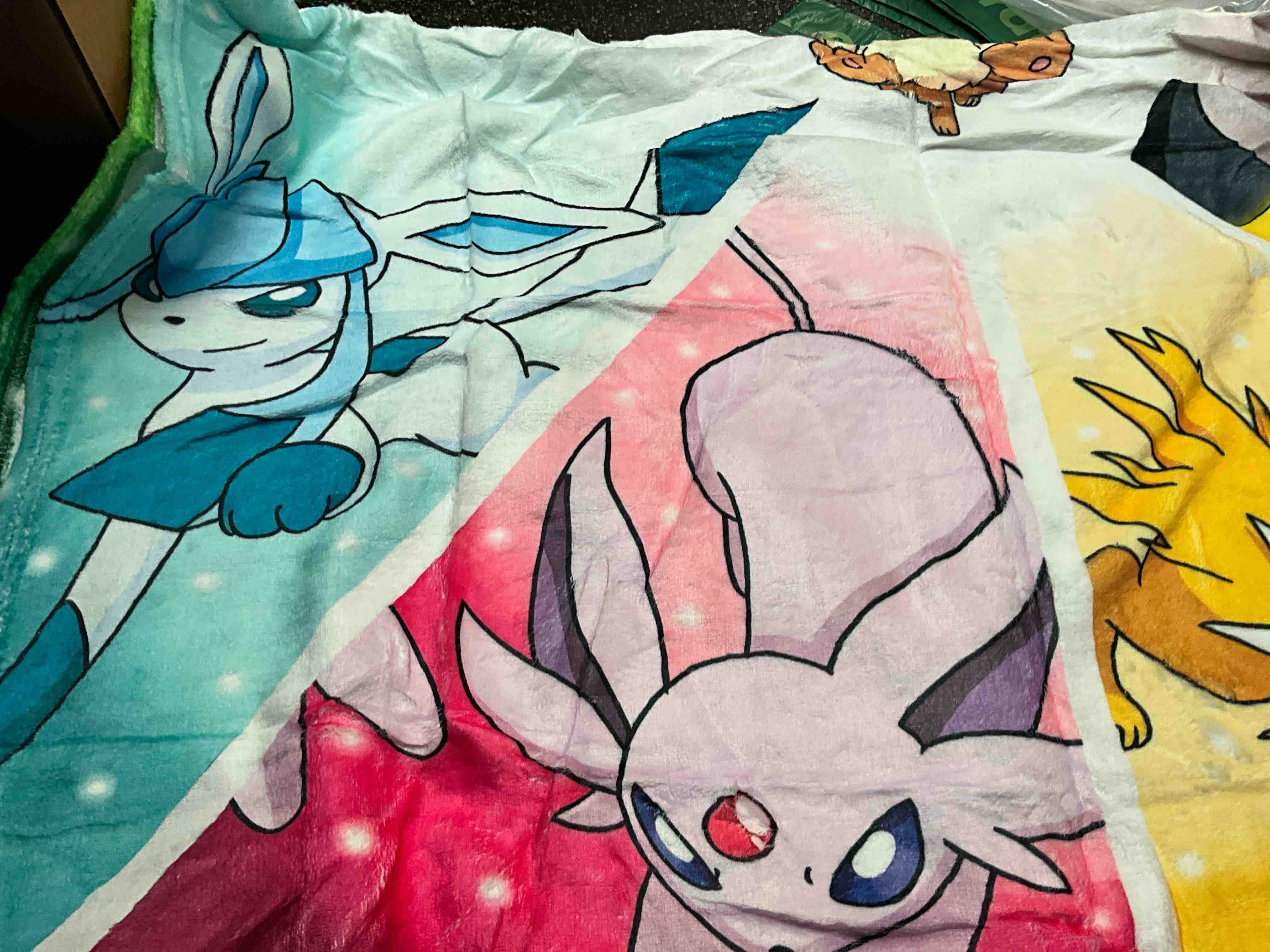extra large/extra soft - pokémon - eevee evolution fleece blanket 