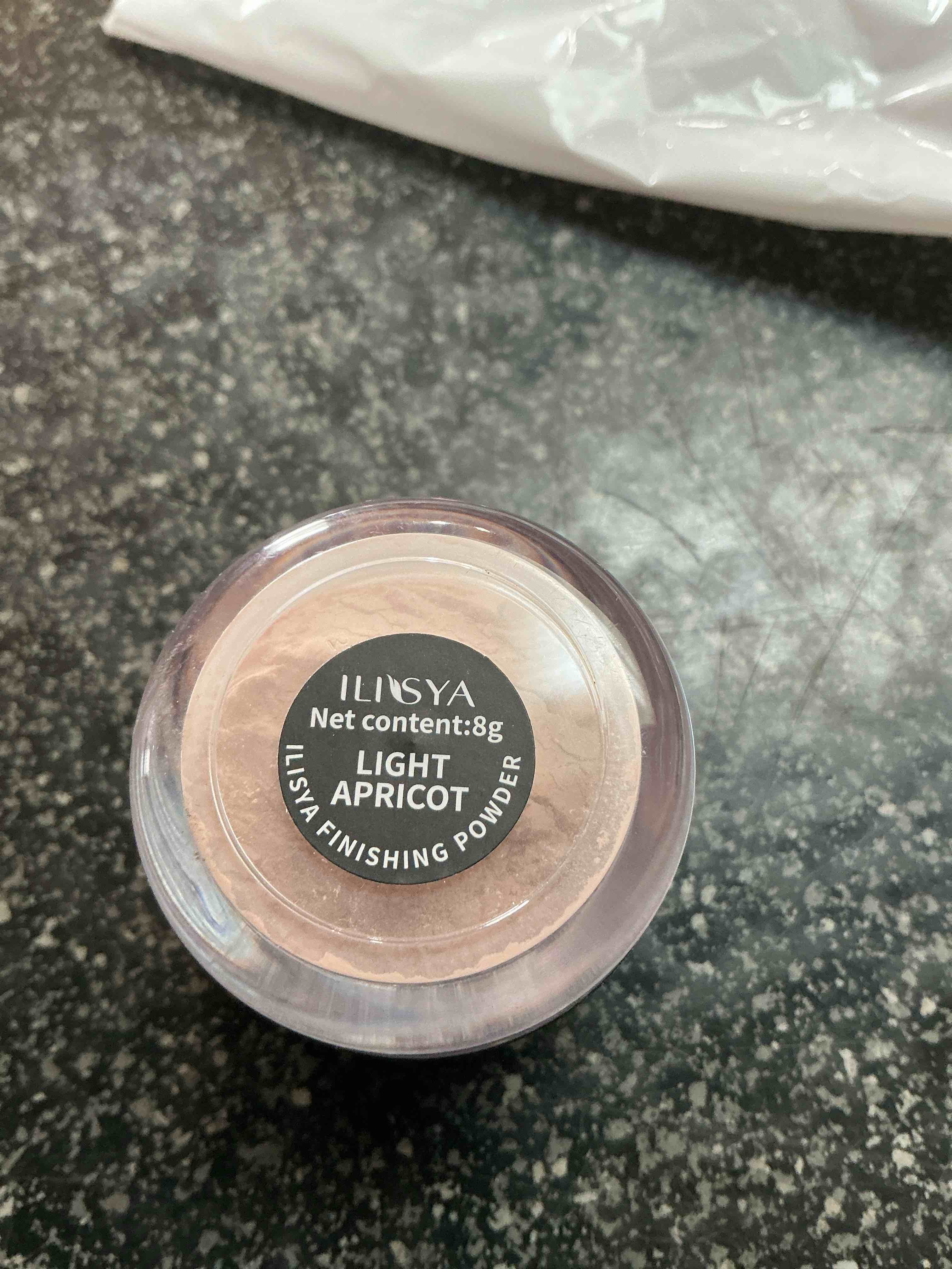 Ilisya Light Apricot Finishing Powder Net 8 G. 