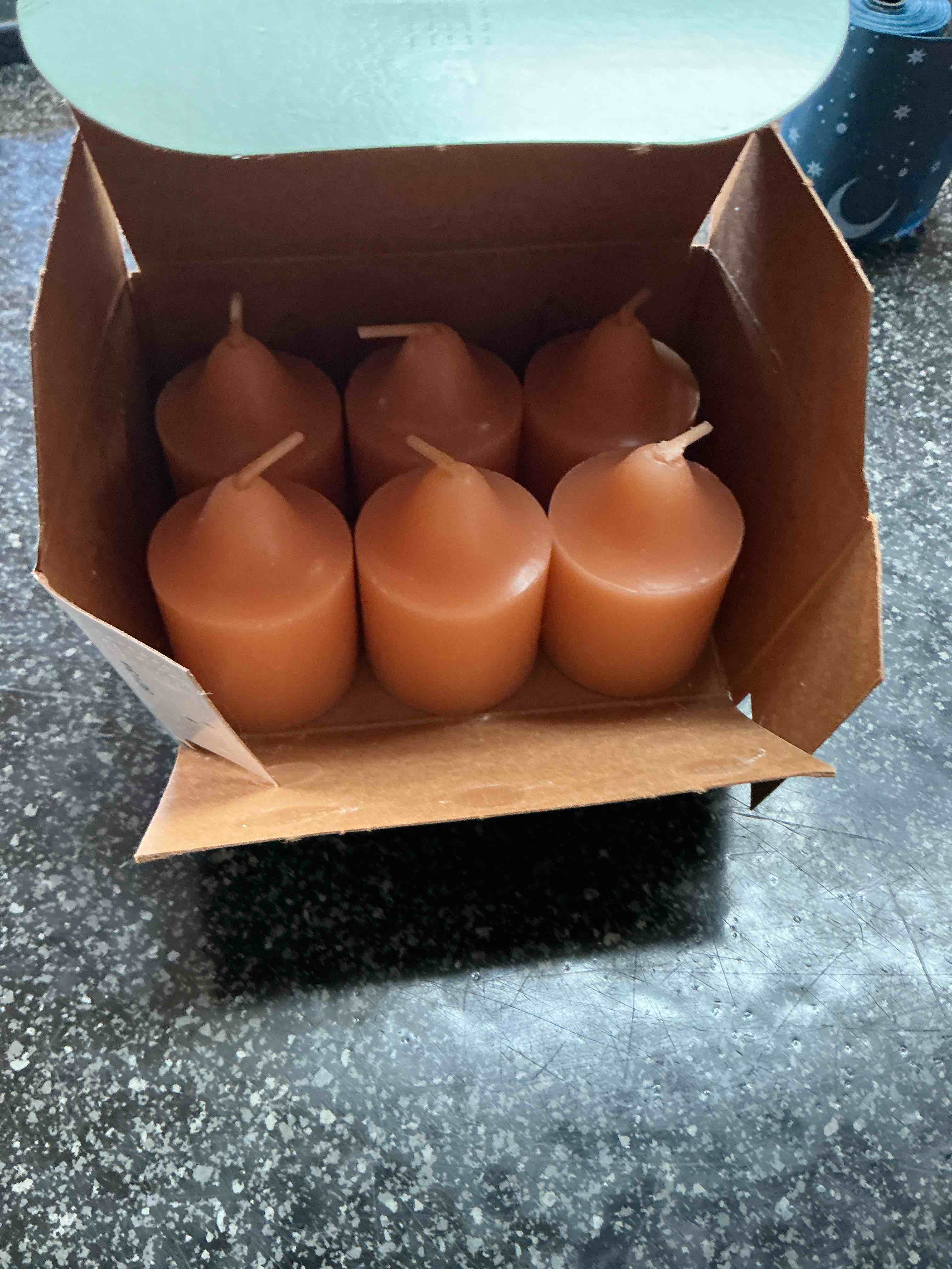 partylite candles contains 6  votive 