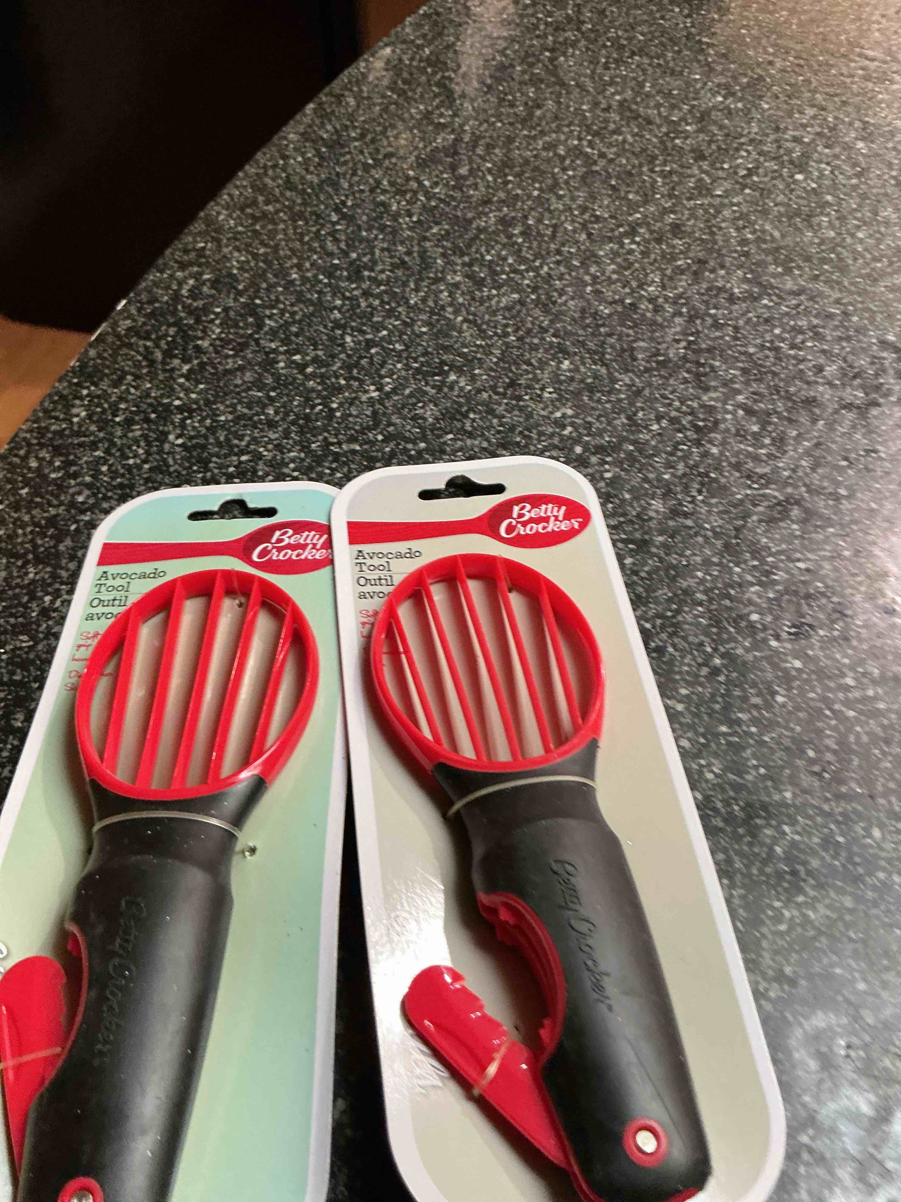 betty crocker avocado tool (peeling & slicing combo tool)