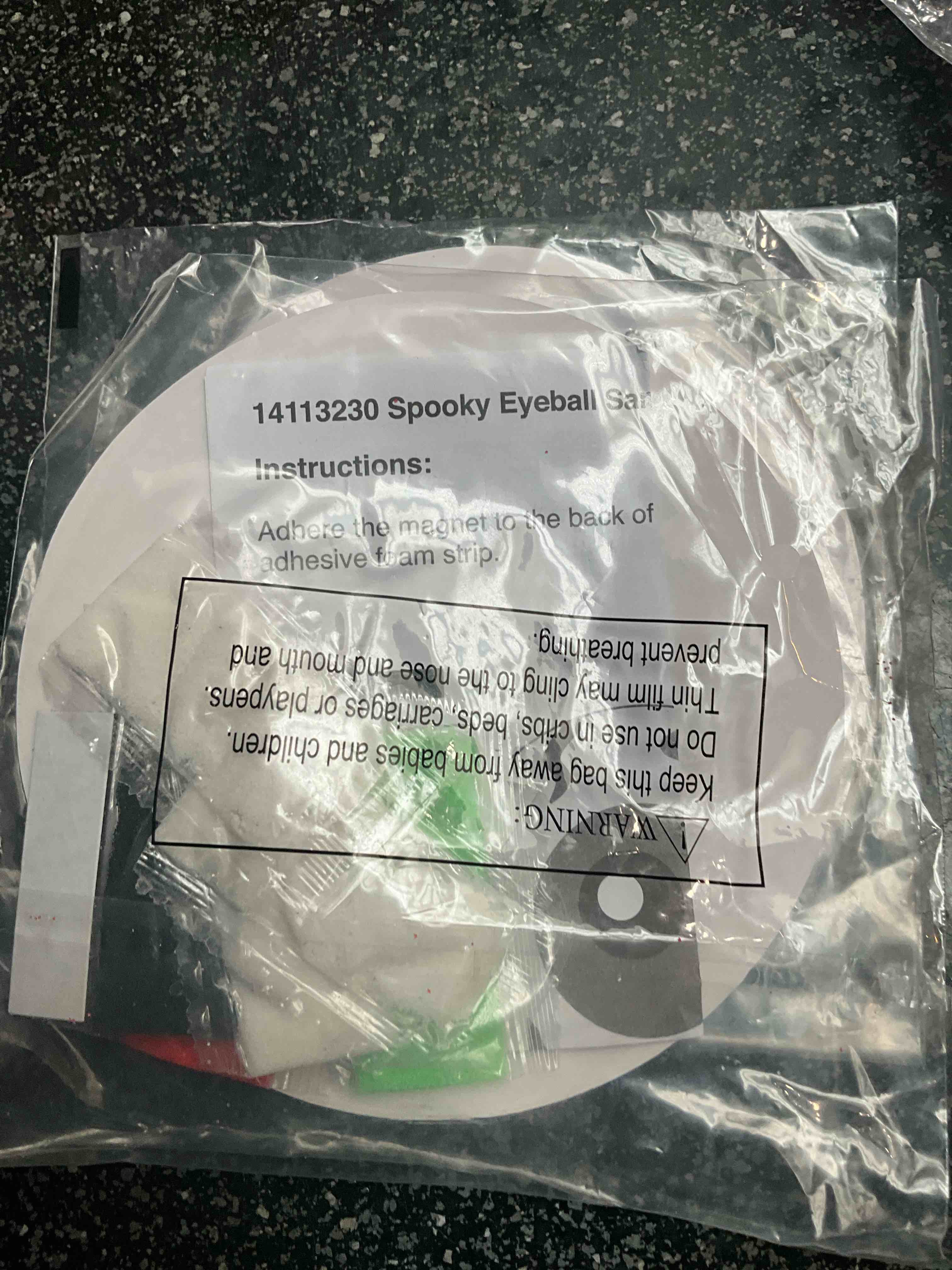 Spooky Eyeball Sand Art Magnet - 2 count 