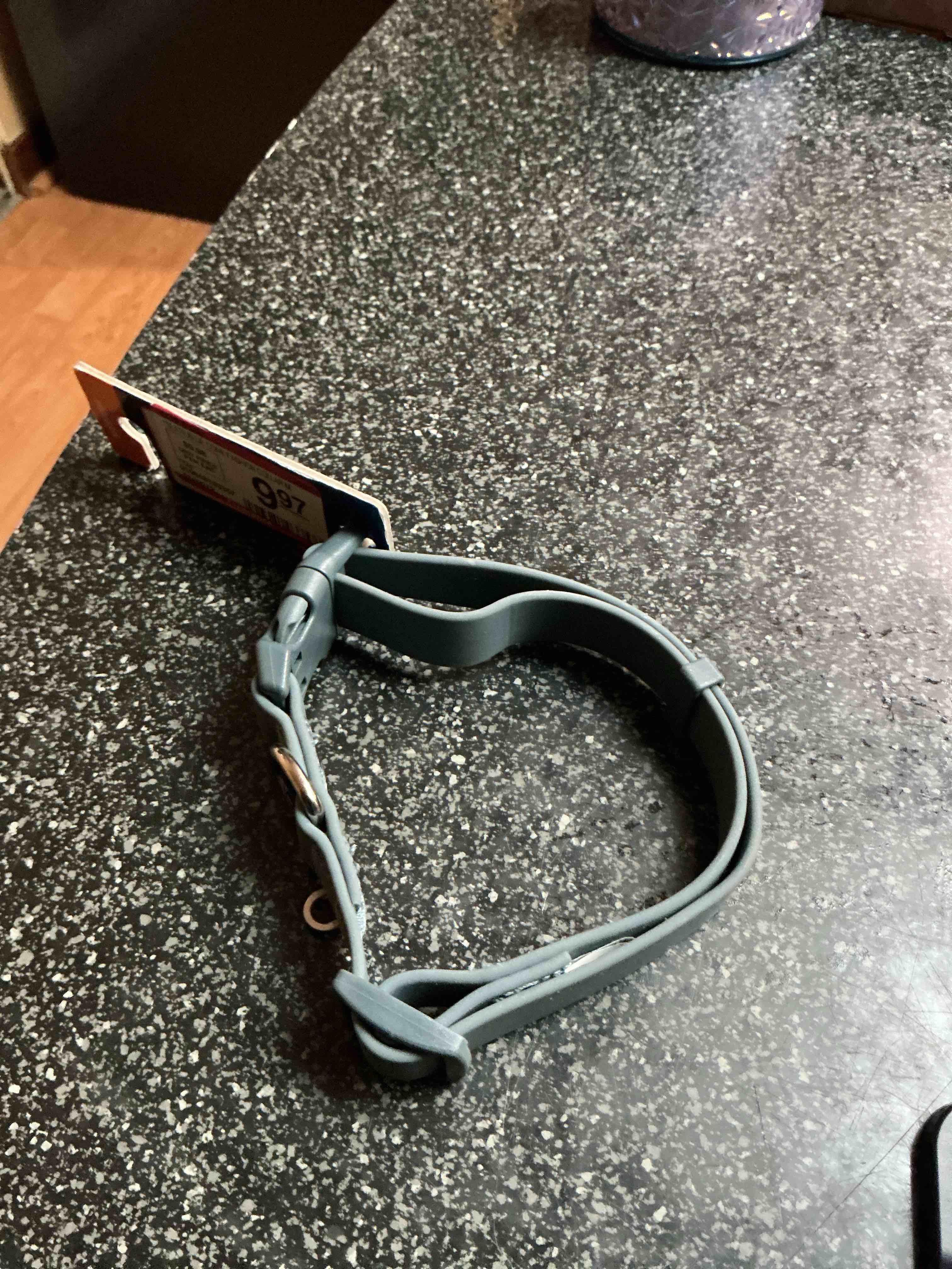 Top - Paw Grey Dog Collar Size M.