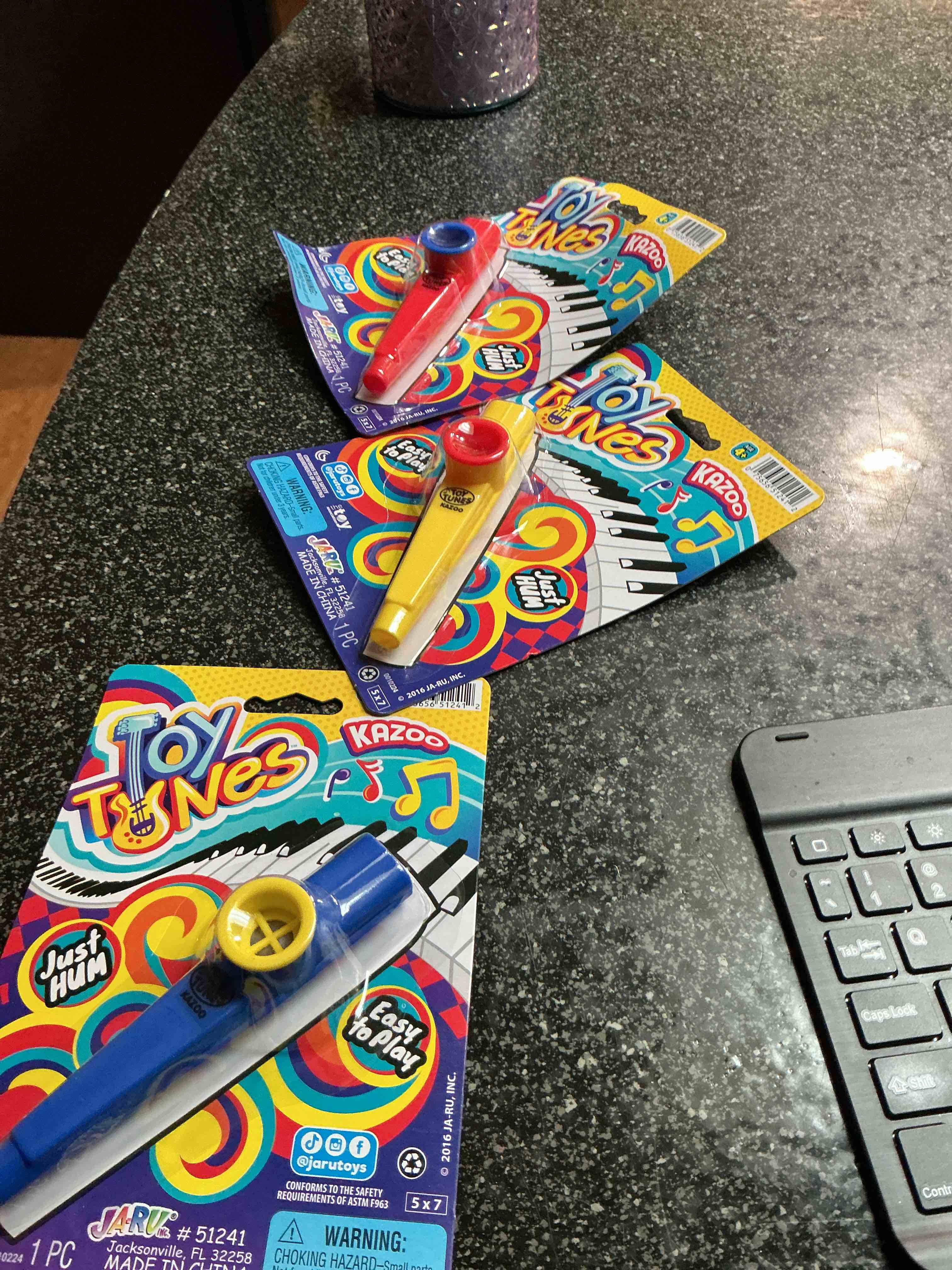 Condition photo showing New/Like New for Kazoo Party Favors 