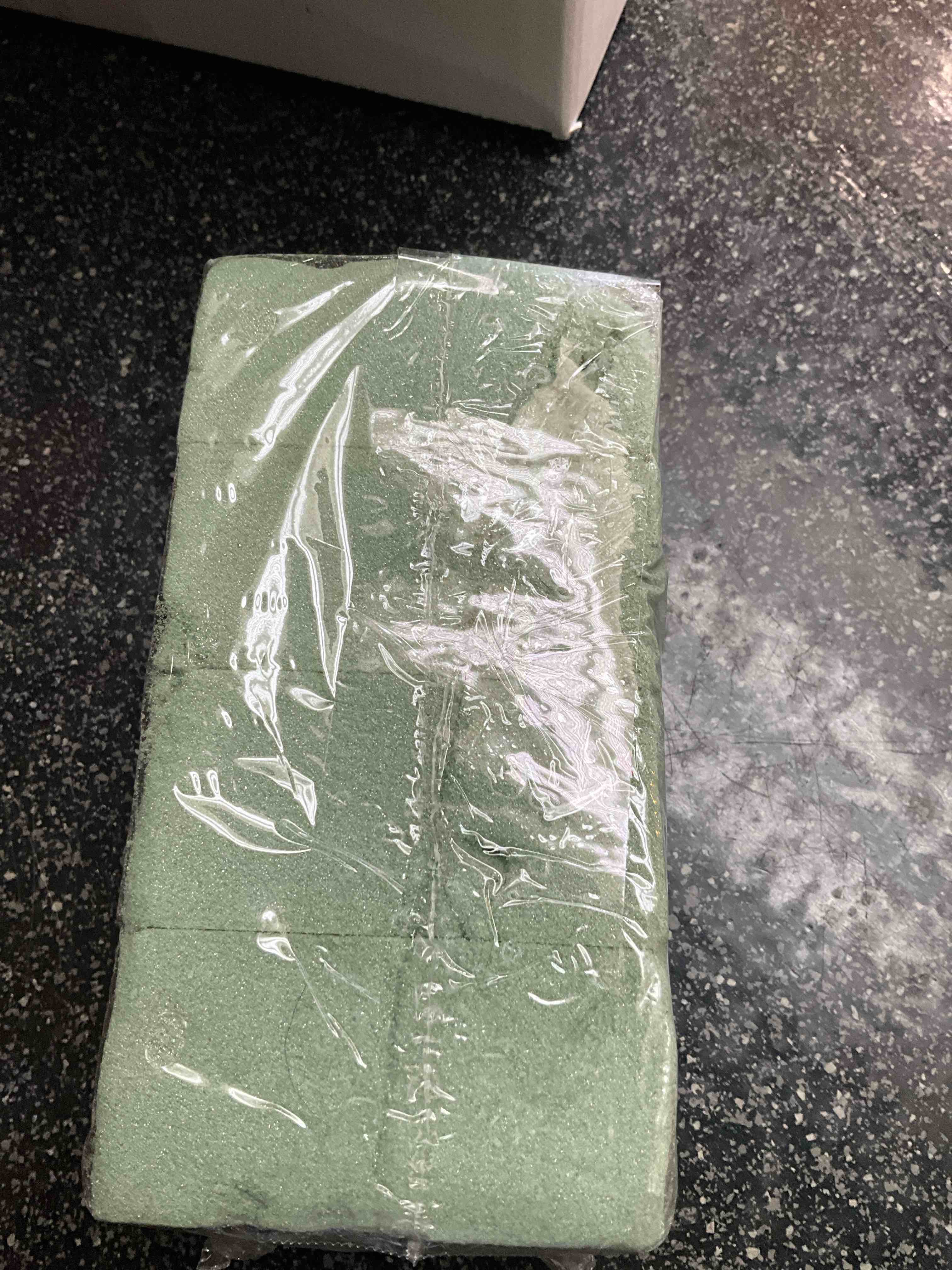 Condition photo showing Good Condition for Dry A Sec - Floral Foam - 4 pcs 1.5 x 2.6 x 3.3 