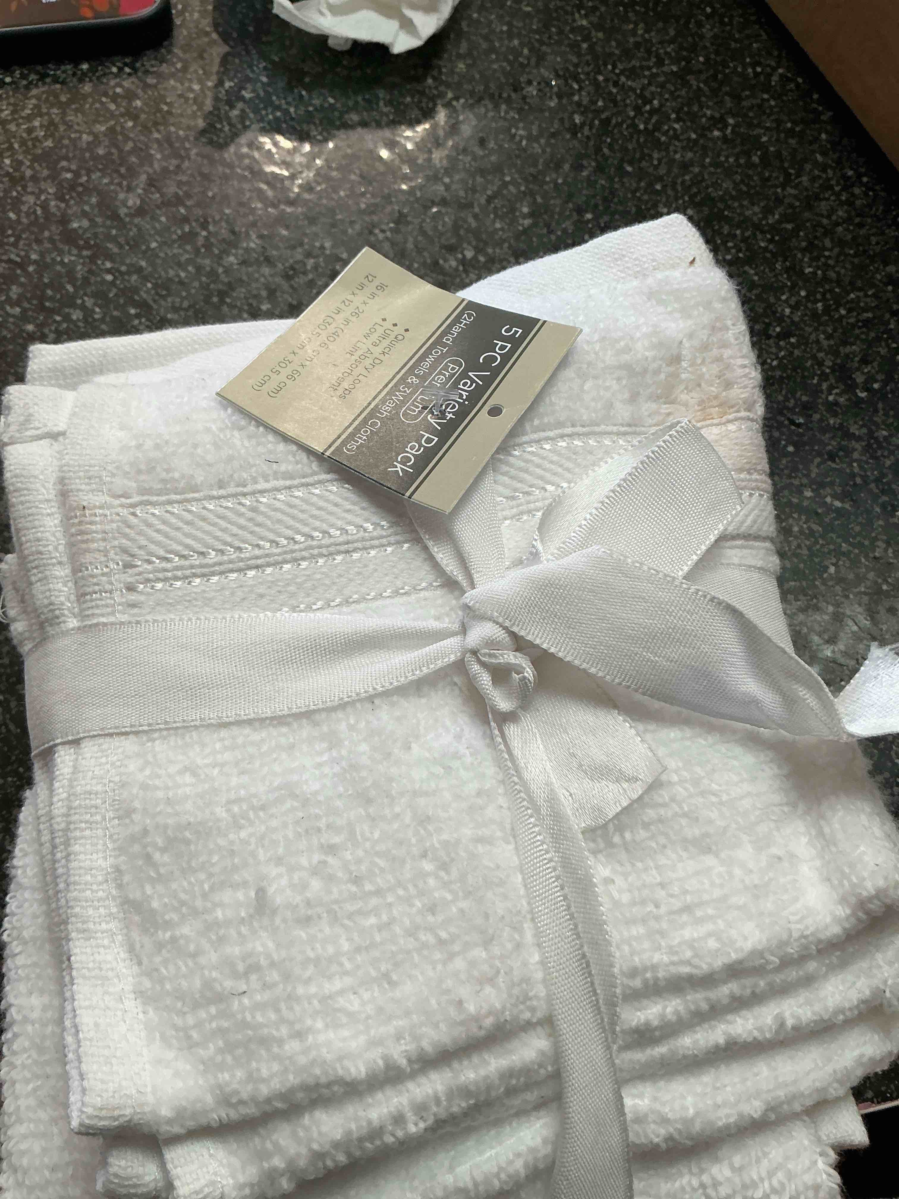 Condition photo showing New/Like New for Variety Pack Premium - Hand Towels & Wash Cloths