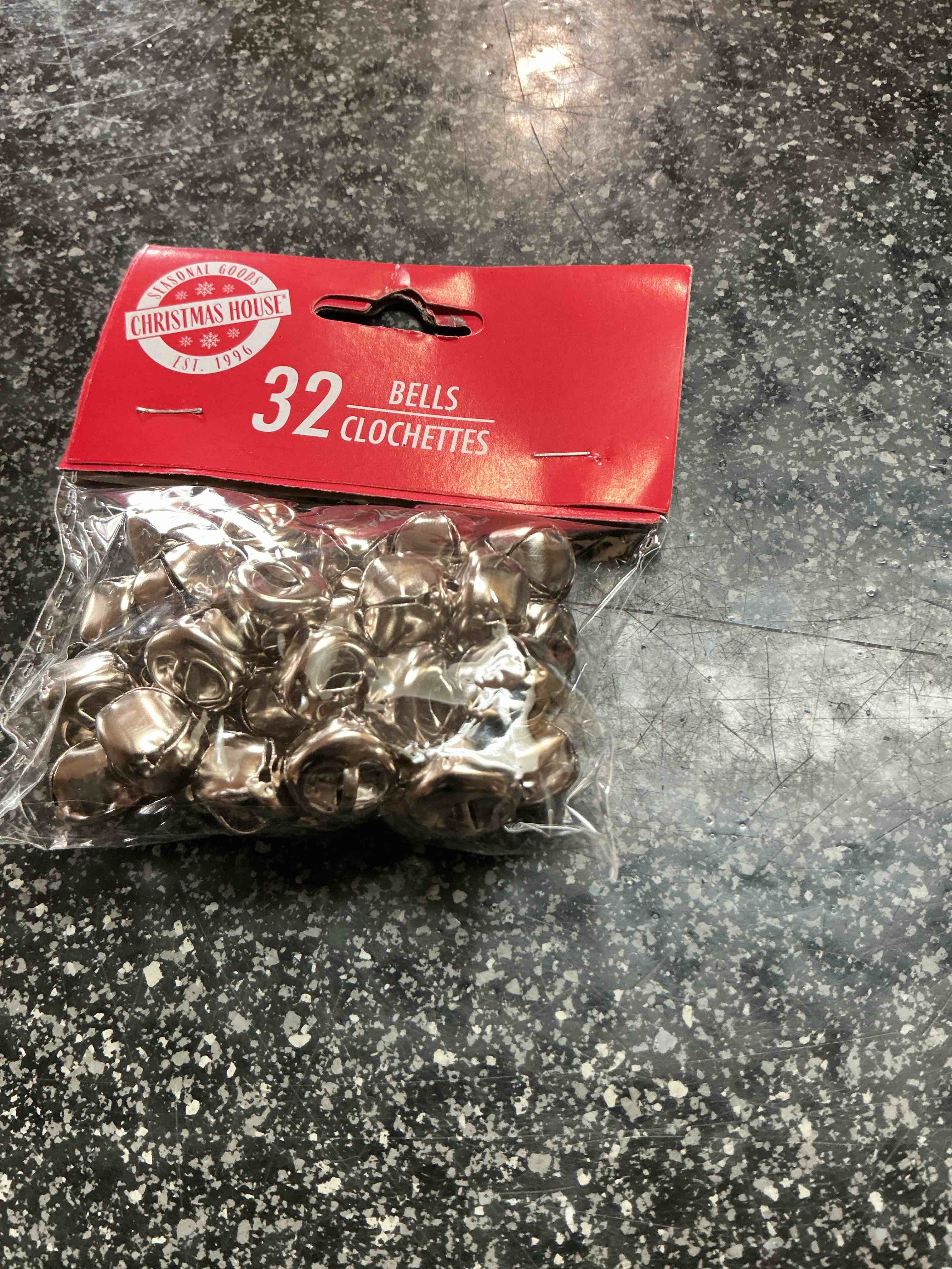 Condition photo showing New/Like New for Christmas House 32 Bells 