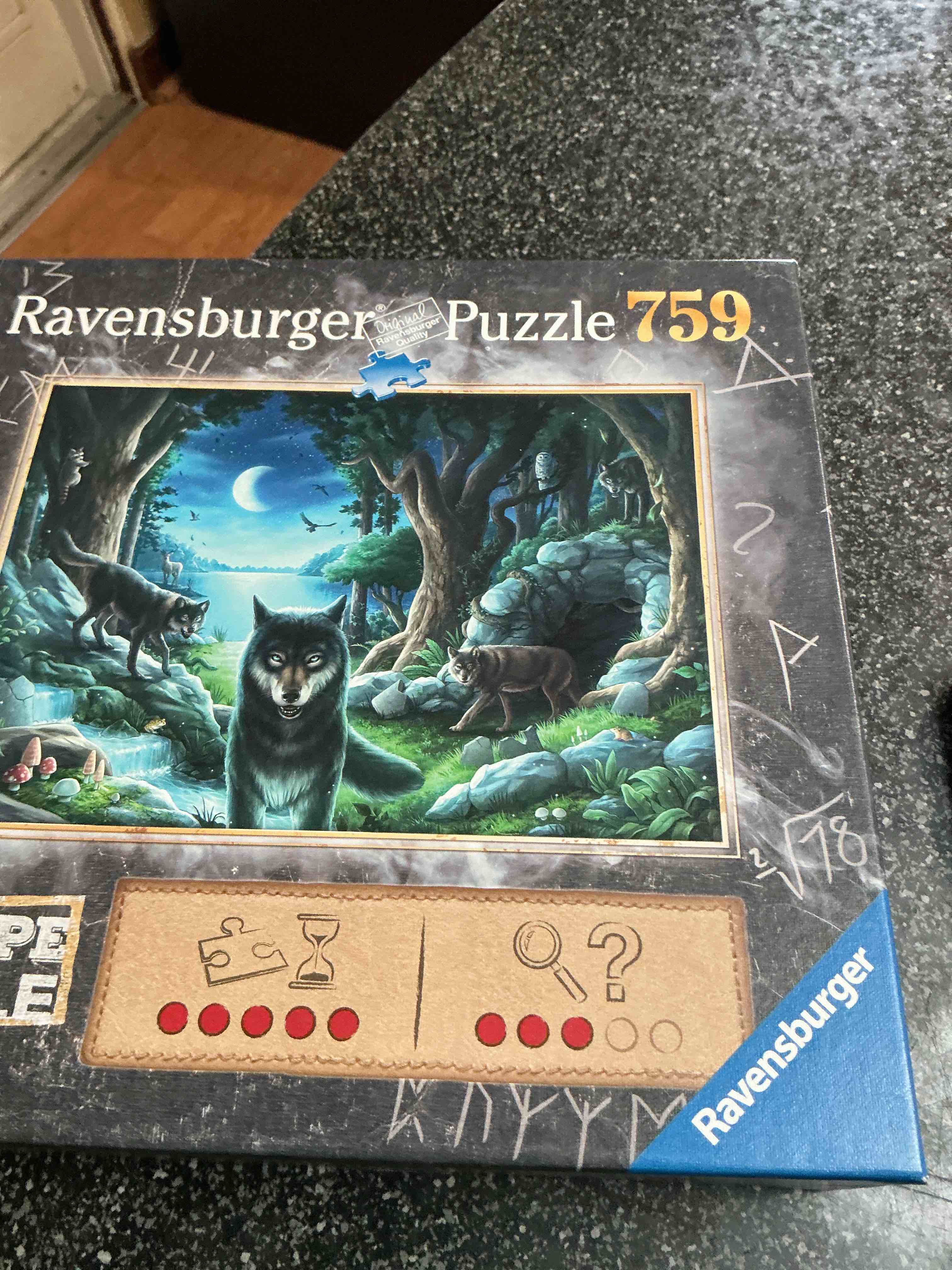Condition photo showing New/Like New for Ravenburg  759 Pieces Puzzle 