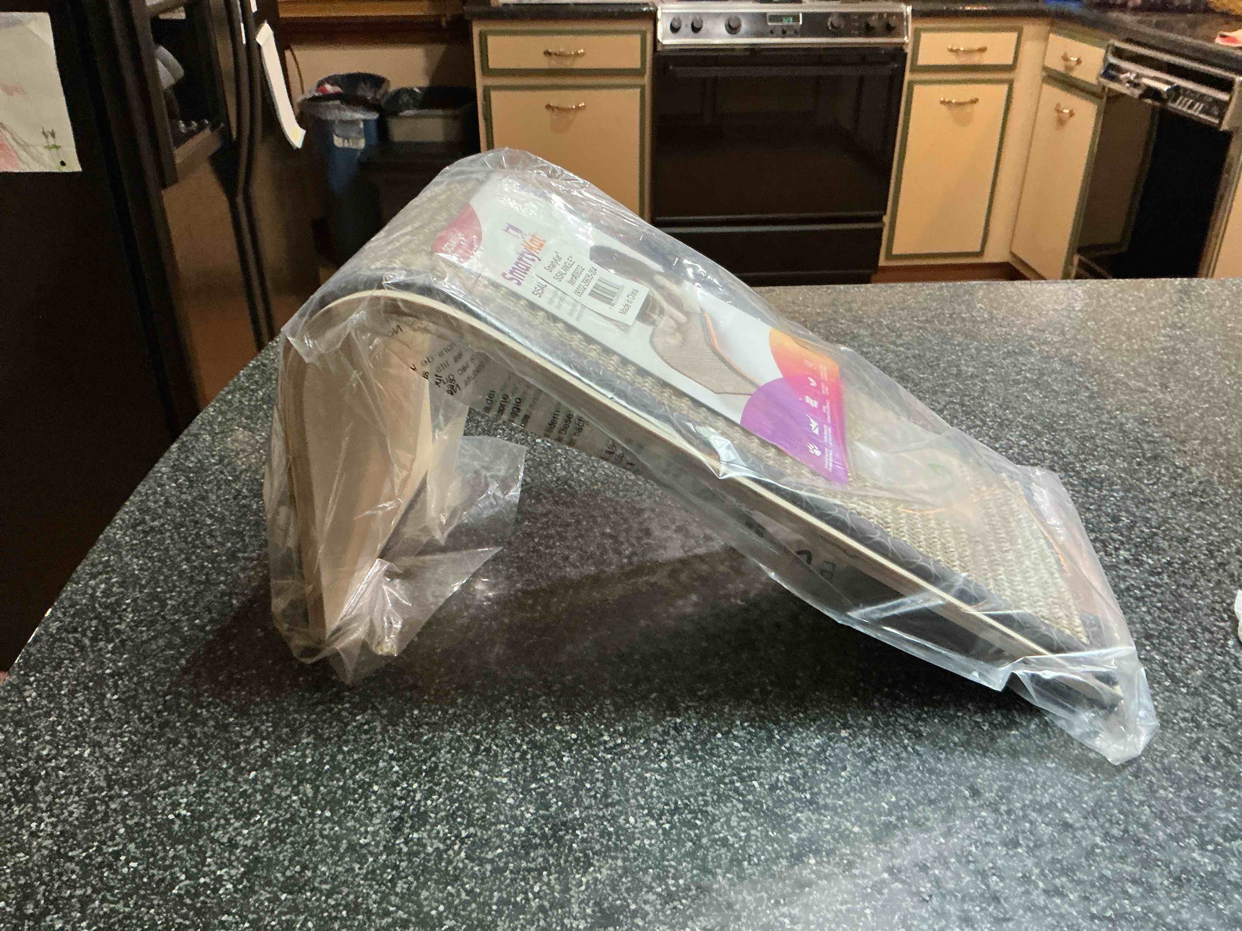 Condition photo showing New/Like New for Smartkat Sisal Angle Scratch Pad 