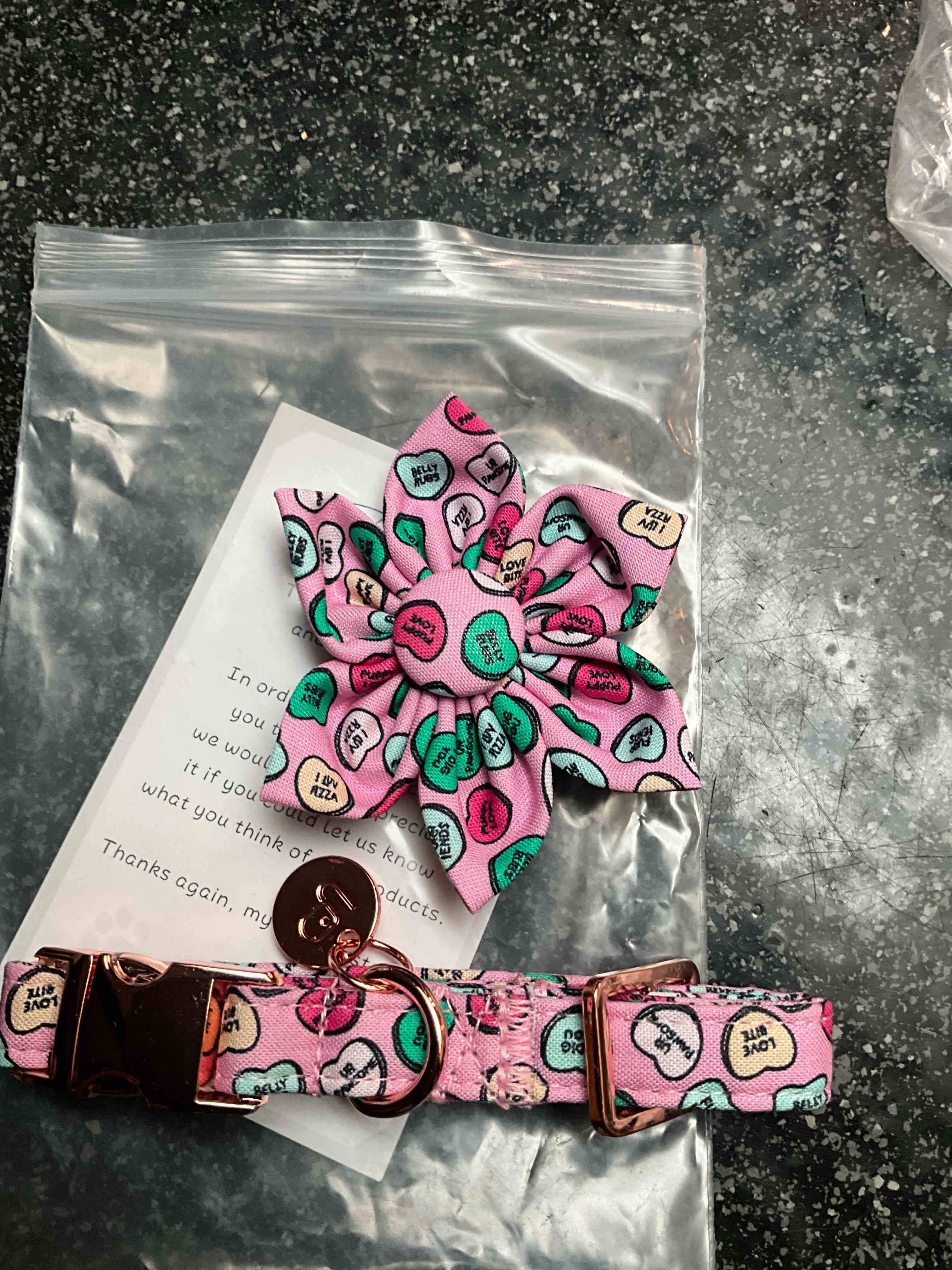 Condition photo showing New/Like New for Urara Pup - Pet Collar & Bow