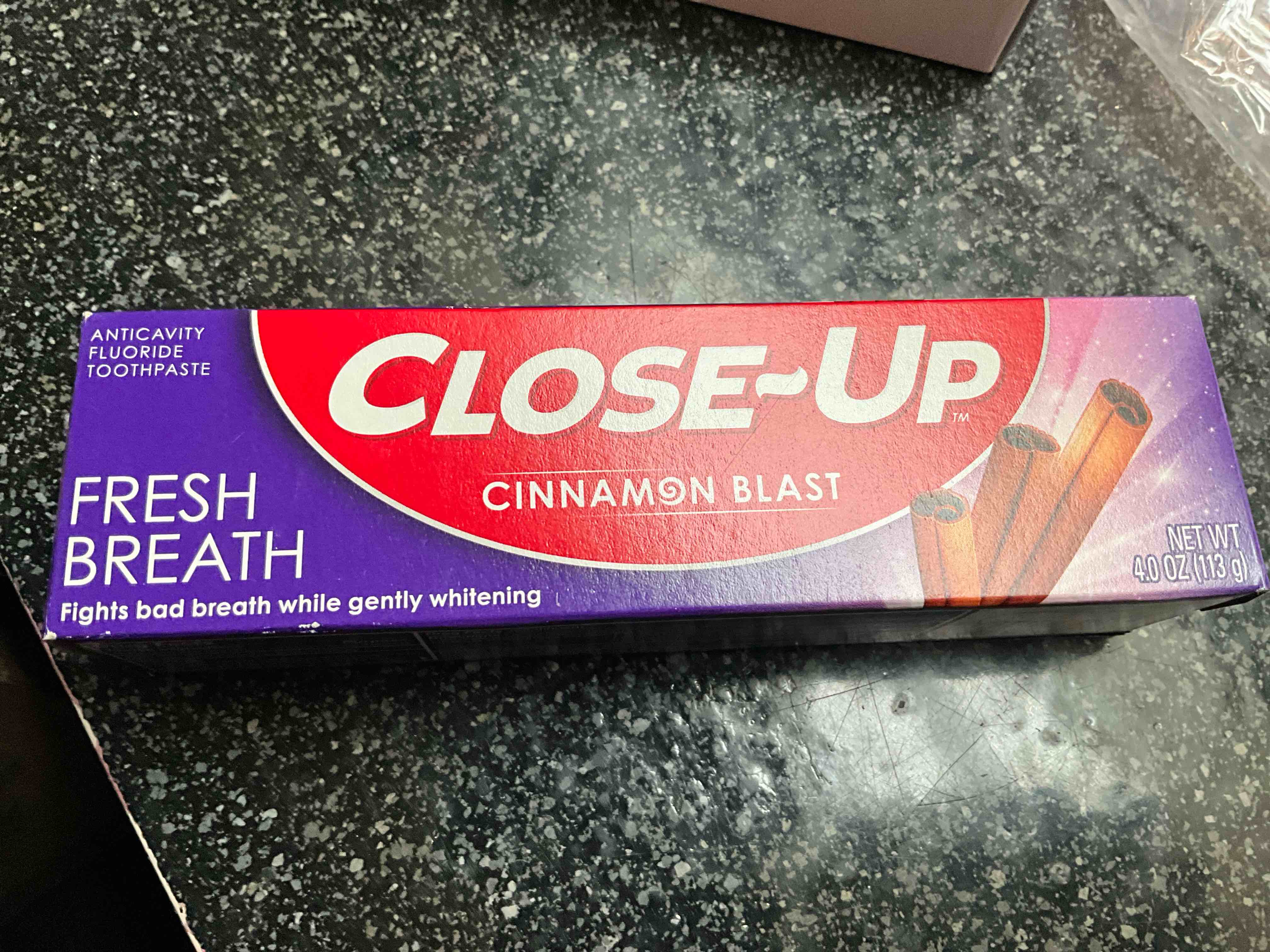 Close-Up Fluoride Toothpaste, Freshening Red Gel 4 oz 