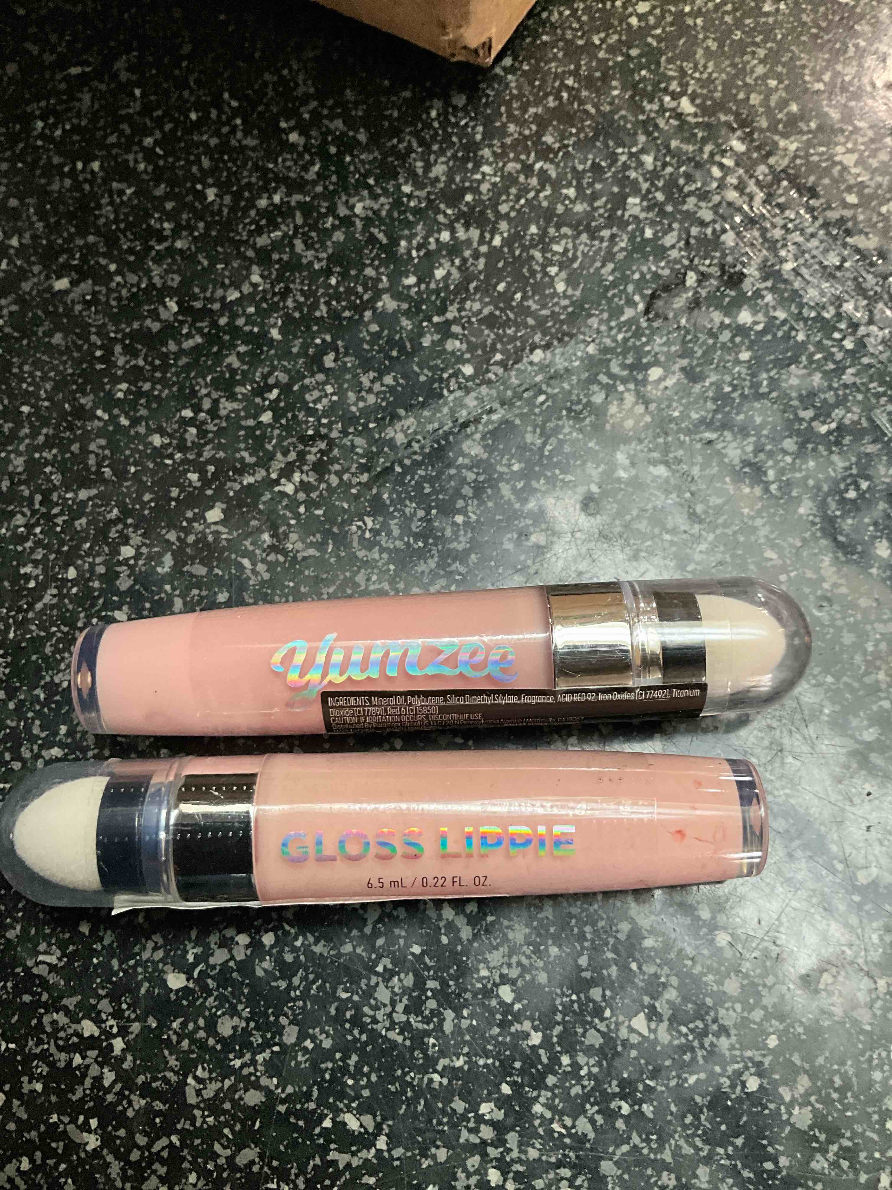 Yumzee - Gloss Lippie .22 oz 