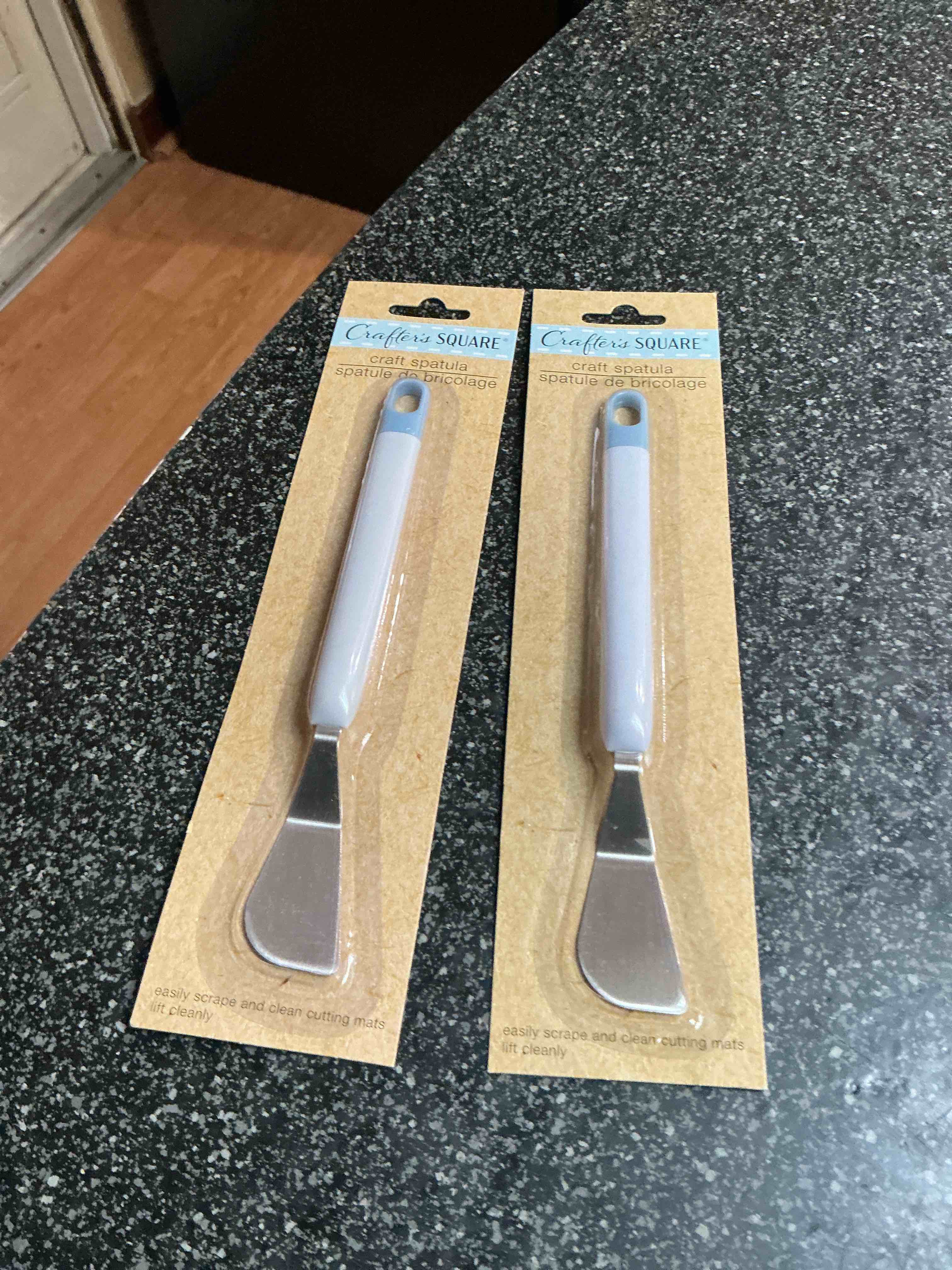 Condition photo showing New/Like New for Crafter’s Square Craft Spatula 
