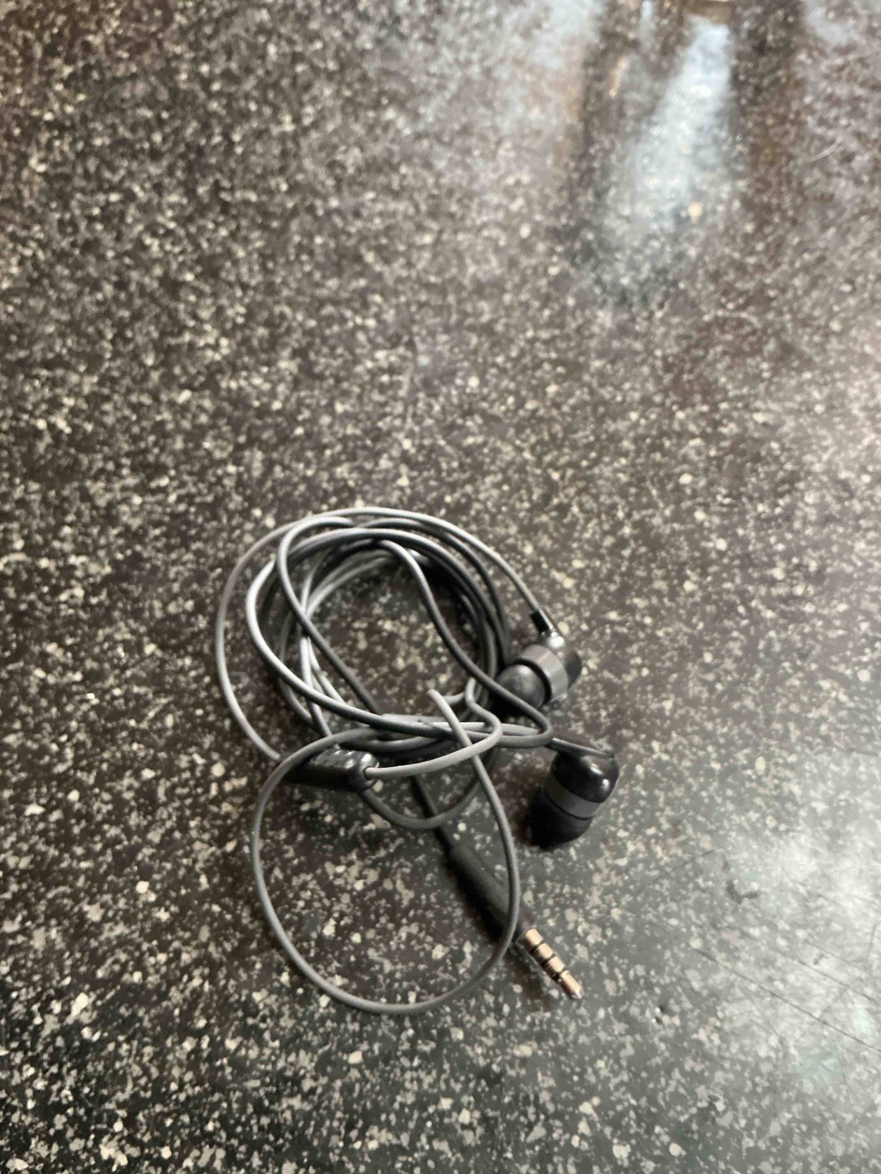 Condition photo showing Good Condition for Wire Earbuds Black 