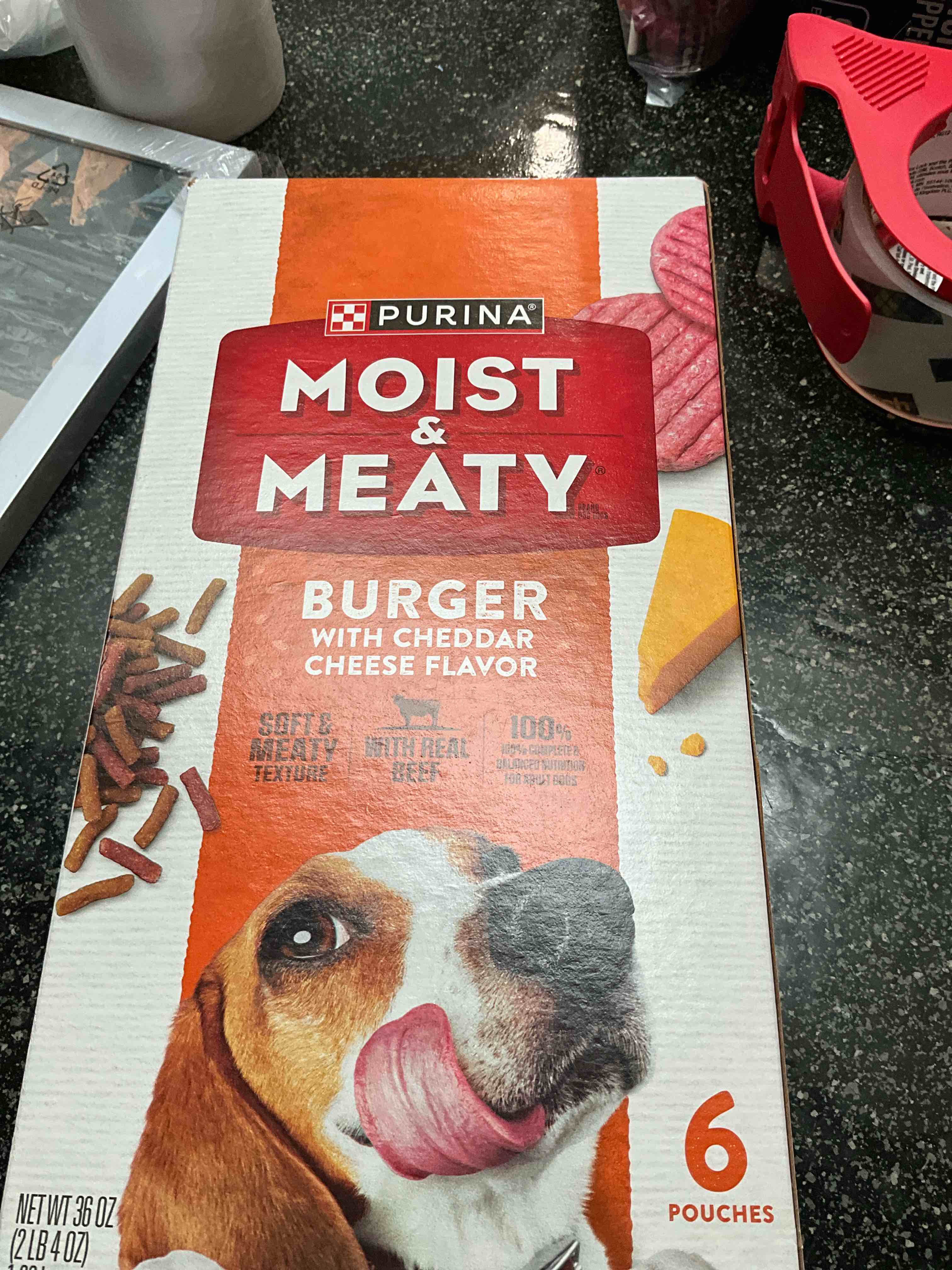 Purina Moist & Meaty - Burger with Cheddar Cheese Flavor - 6 pouches 