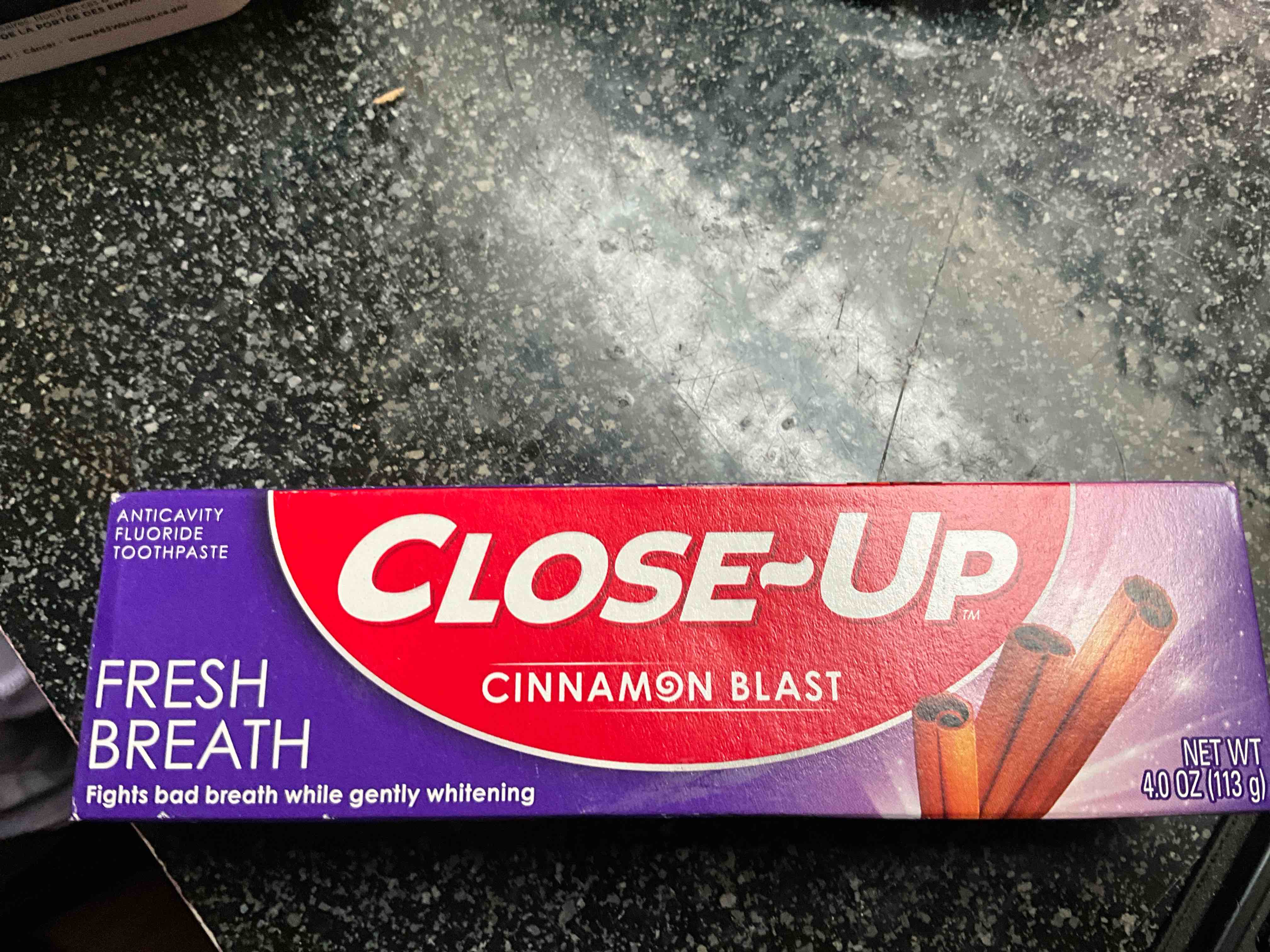 close-up fluoride toothpaste, freshening red gel 4 oz (pack of 2)