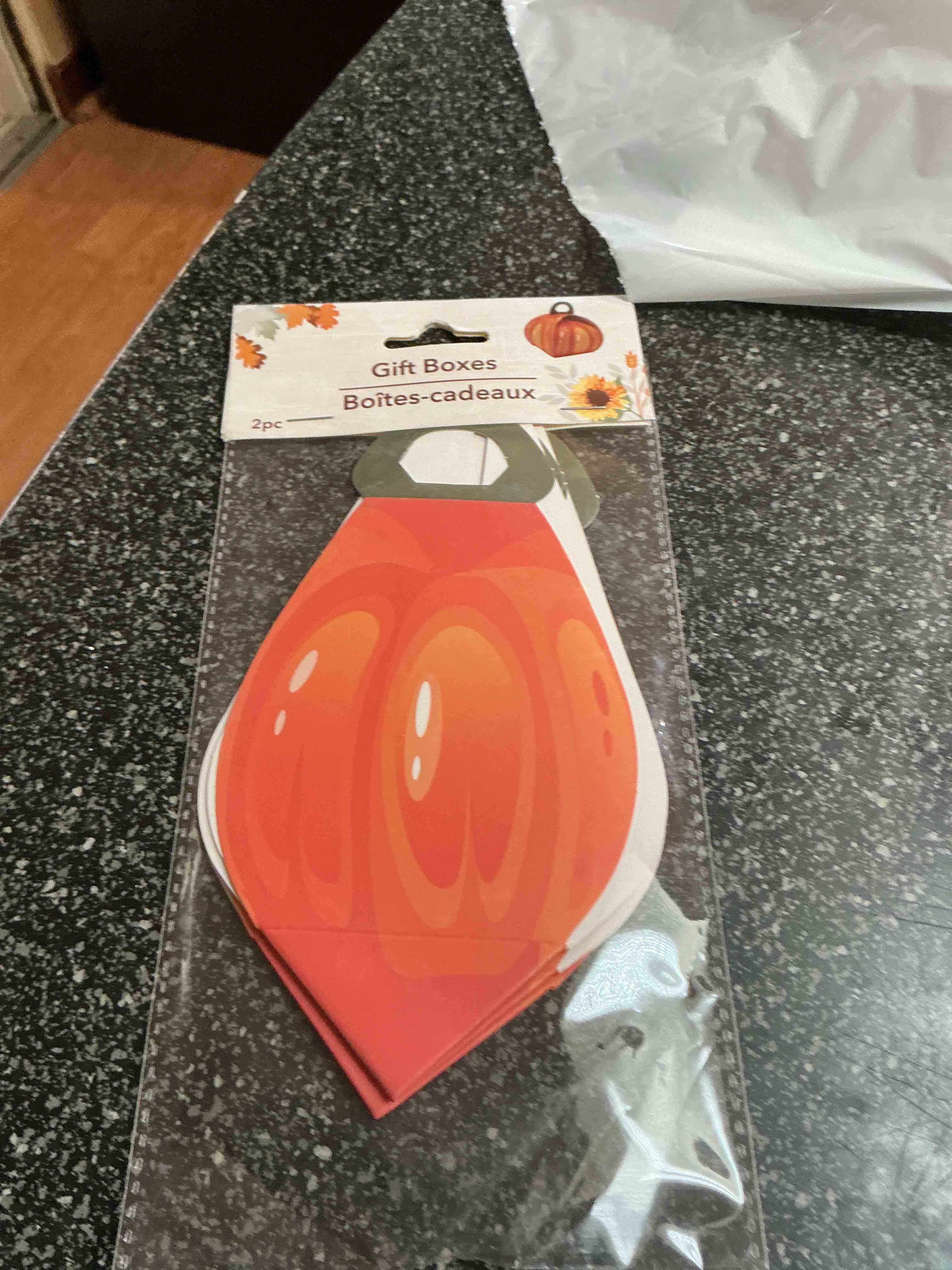 Condition photo showing New/Like New for Gift Boxes  2pcs 