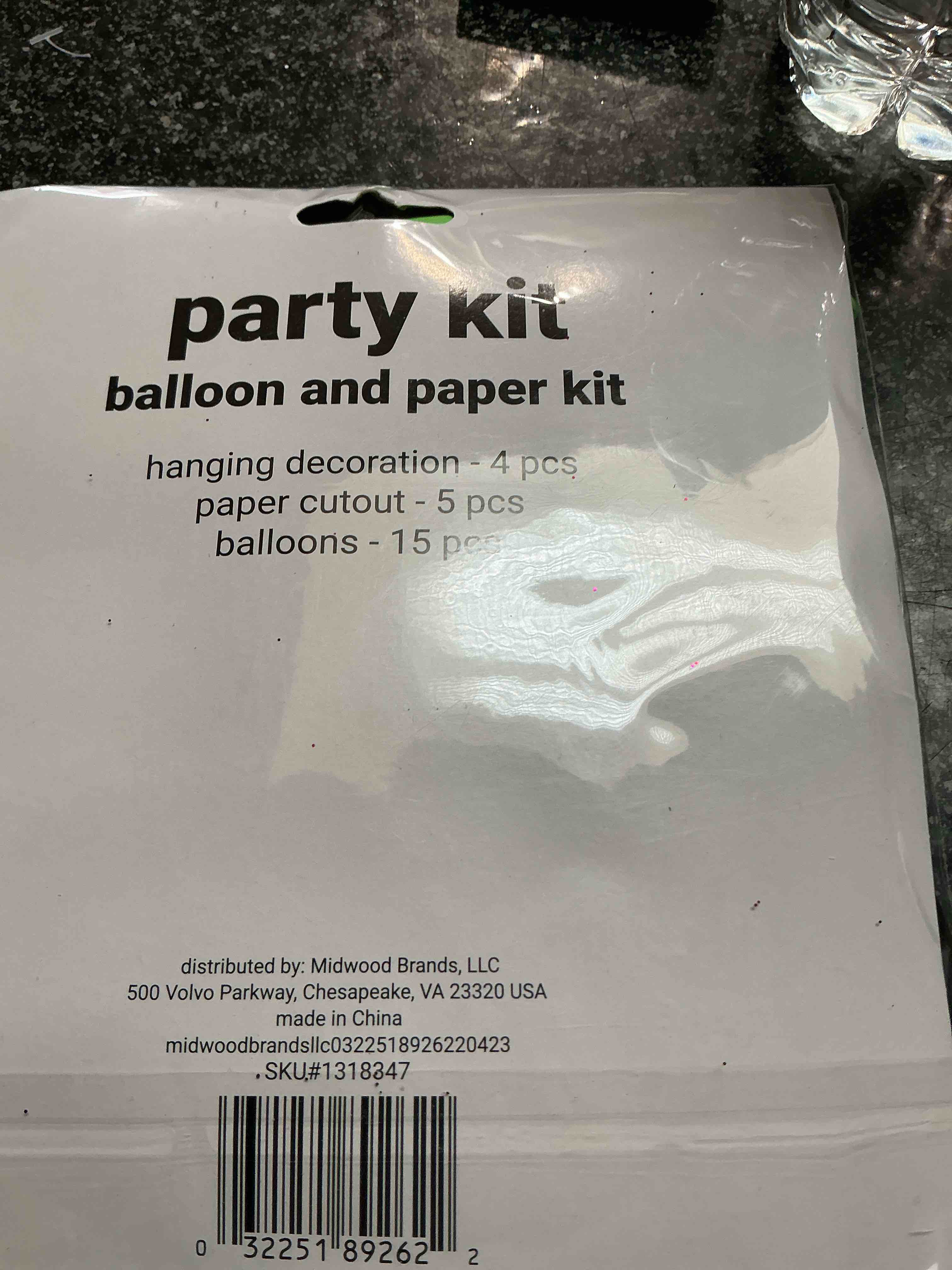 Condition photo showing New/Like New for Party Kit Balloon & Paper Kit - 24 pc Set