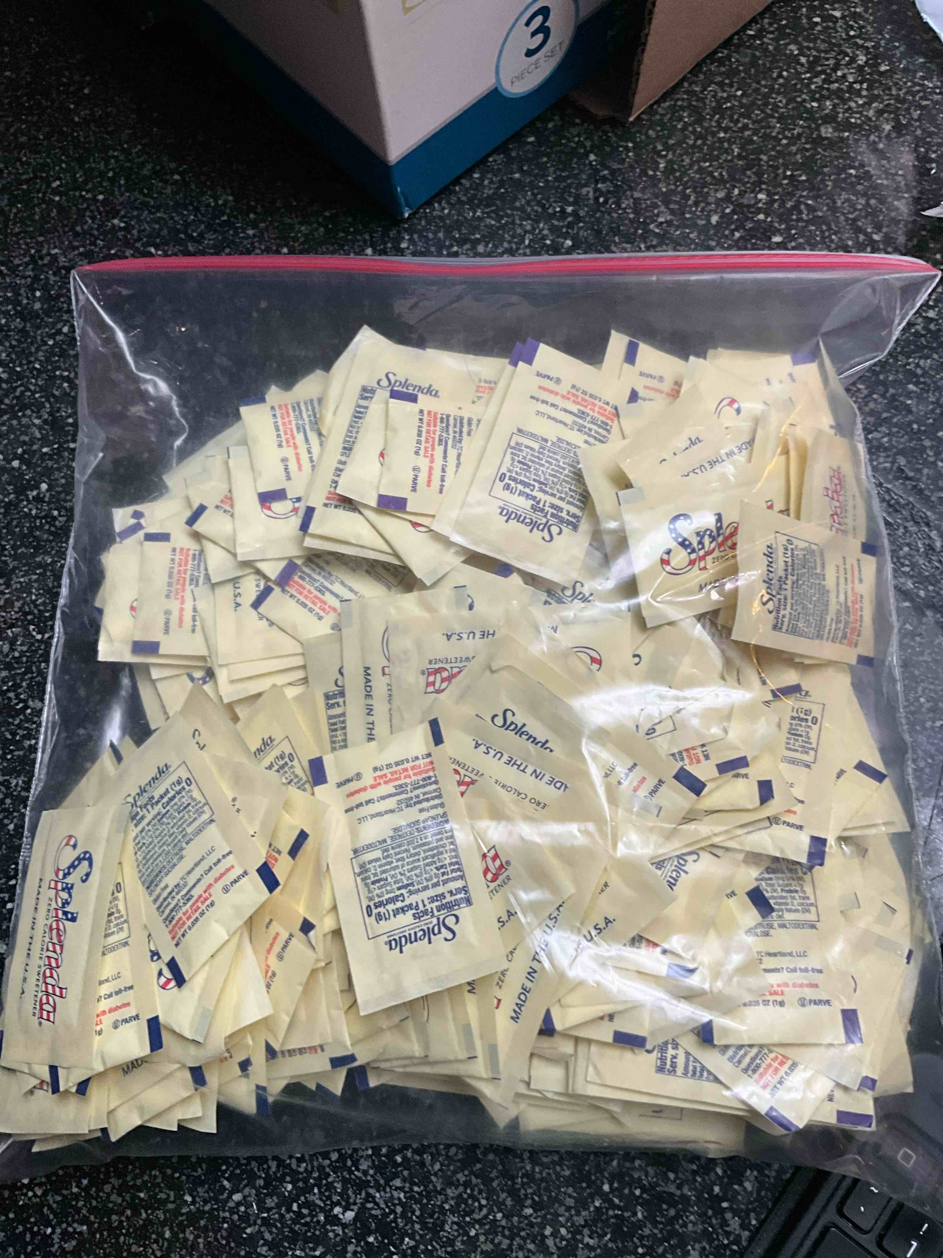 Condition photo showing New/Like New for LOT - Lots & Lots of Splenda Zero Sweetener - Individual Packs 
