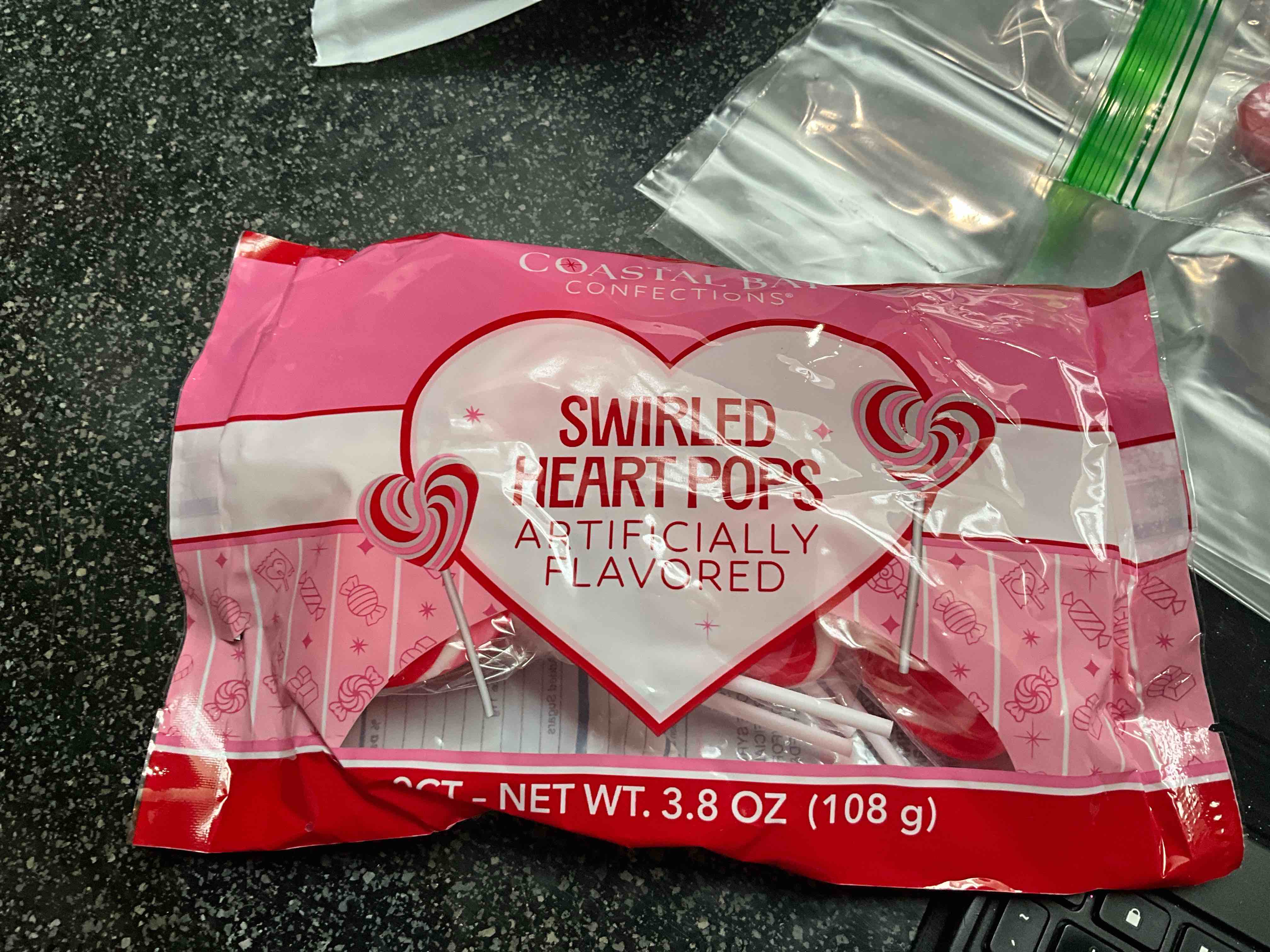 Condition photo showing New/Like New for Coastal Bay Swirled Heart Pops 9 ct 