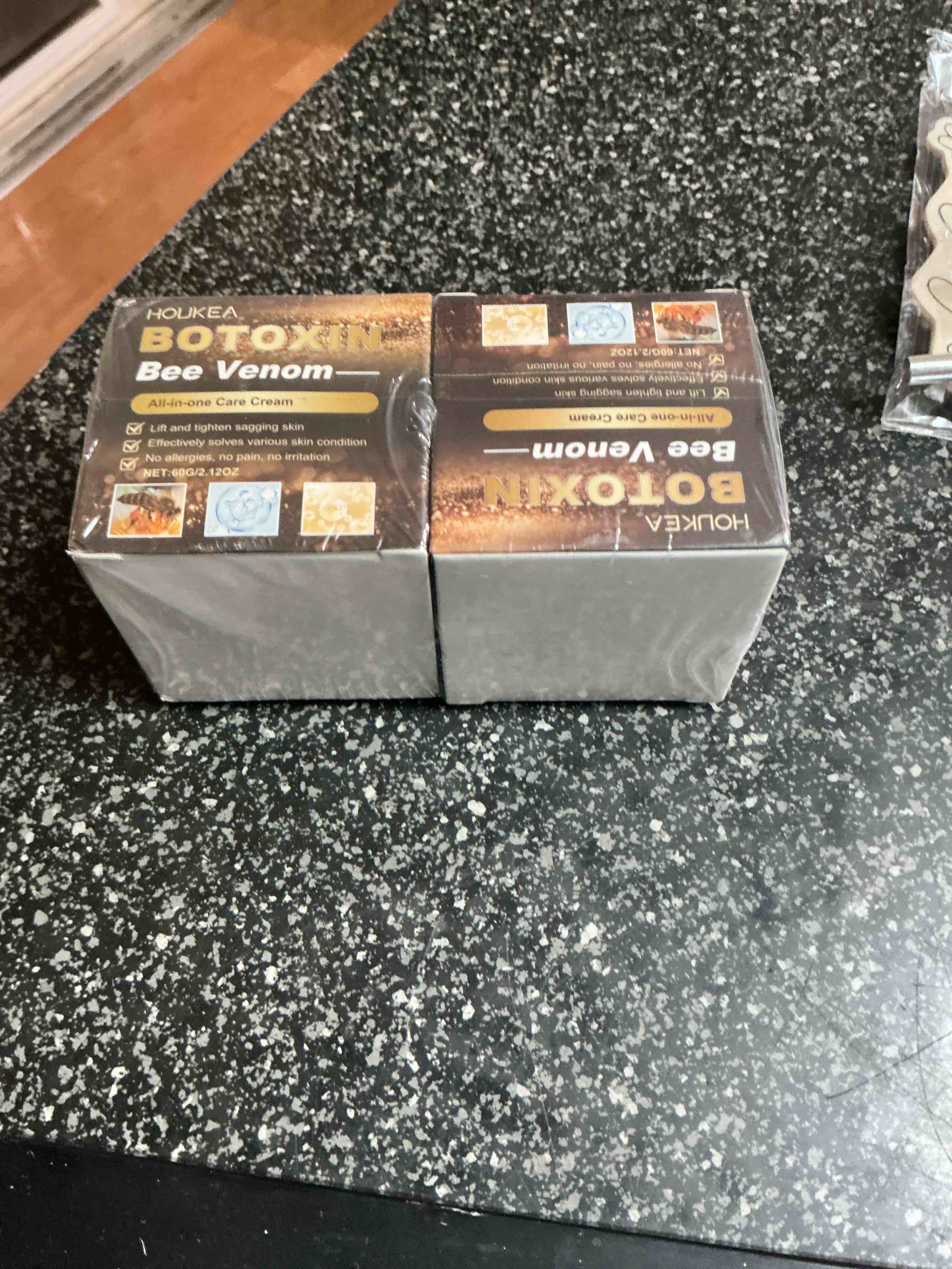 Condition photo showing New/Like New for Botox Bee Venom 