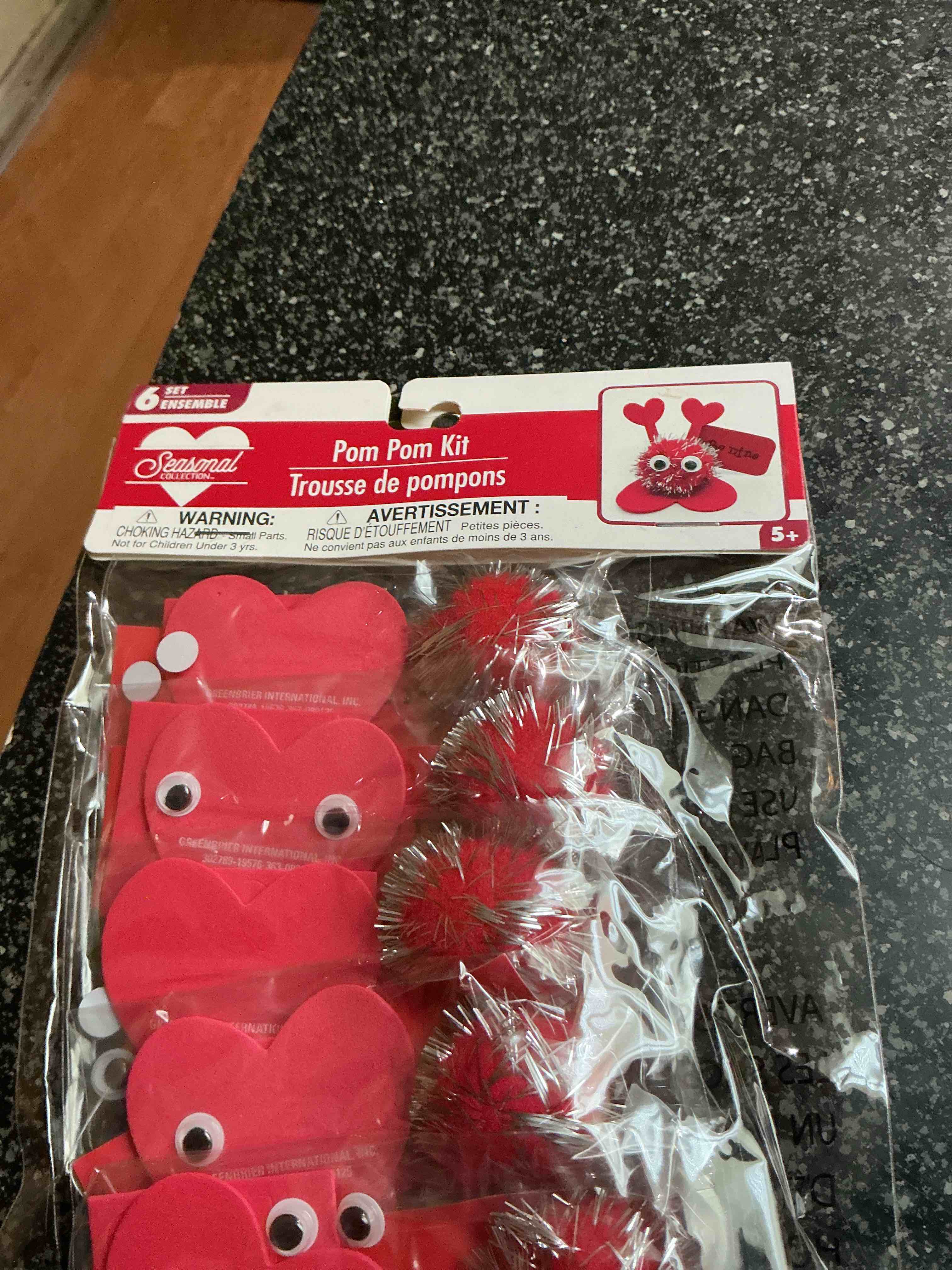 Seasonal Pom Pom Kit - 6 count