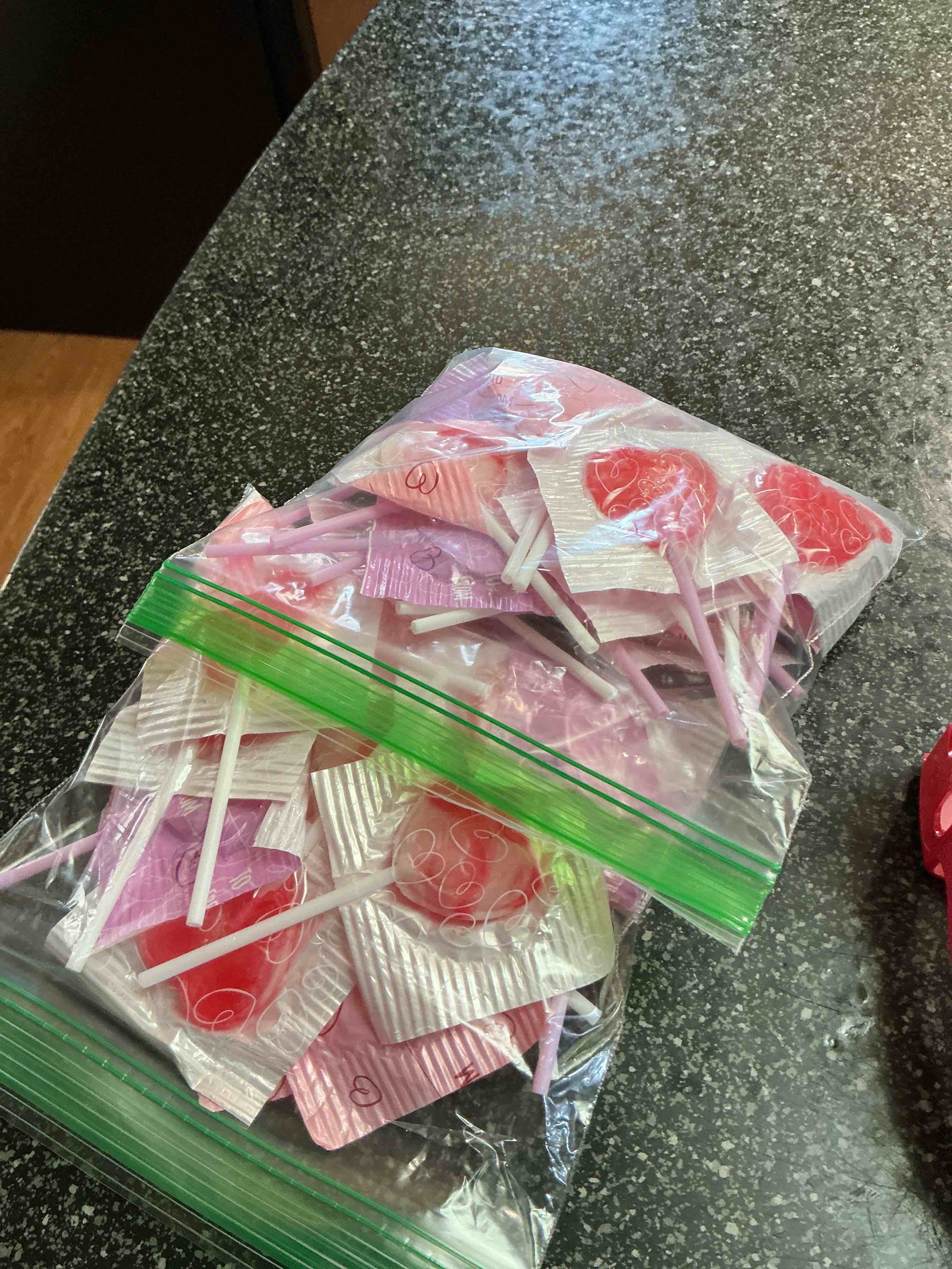 Condition photo showing New/Like New for Heart Shape Suckers 50 Count