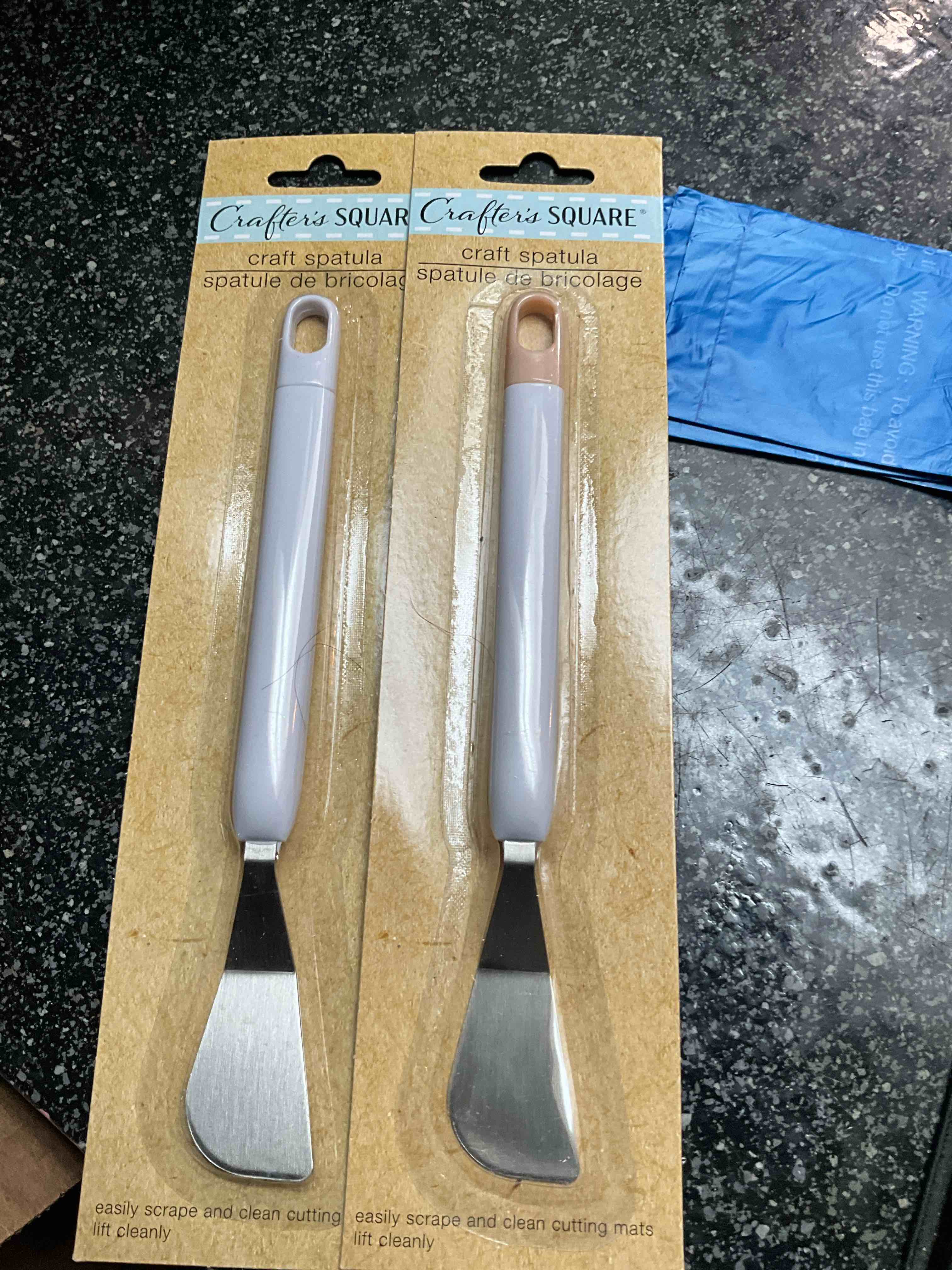 Condition photo showing New/Like New for Crafter’s Square - Craft Spatula 