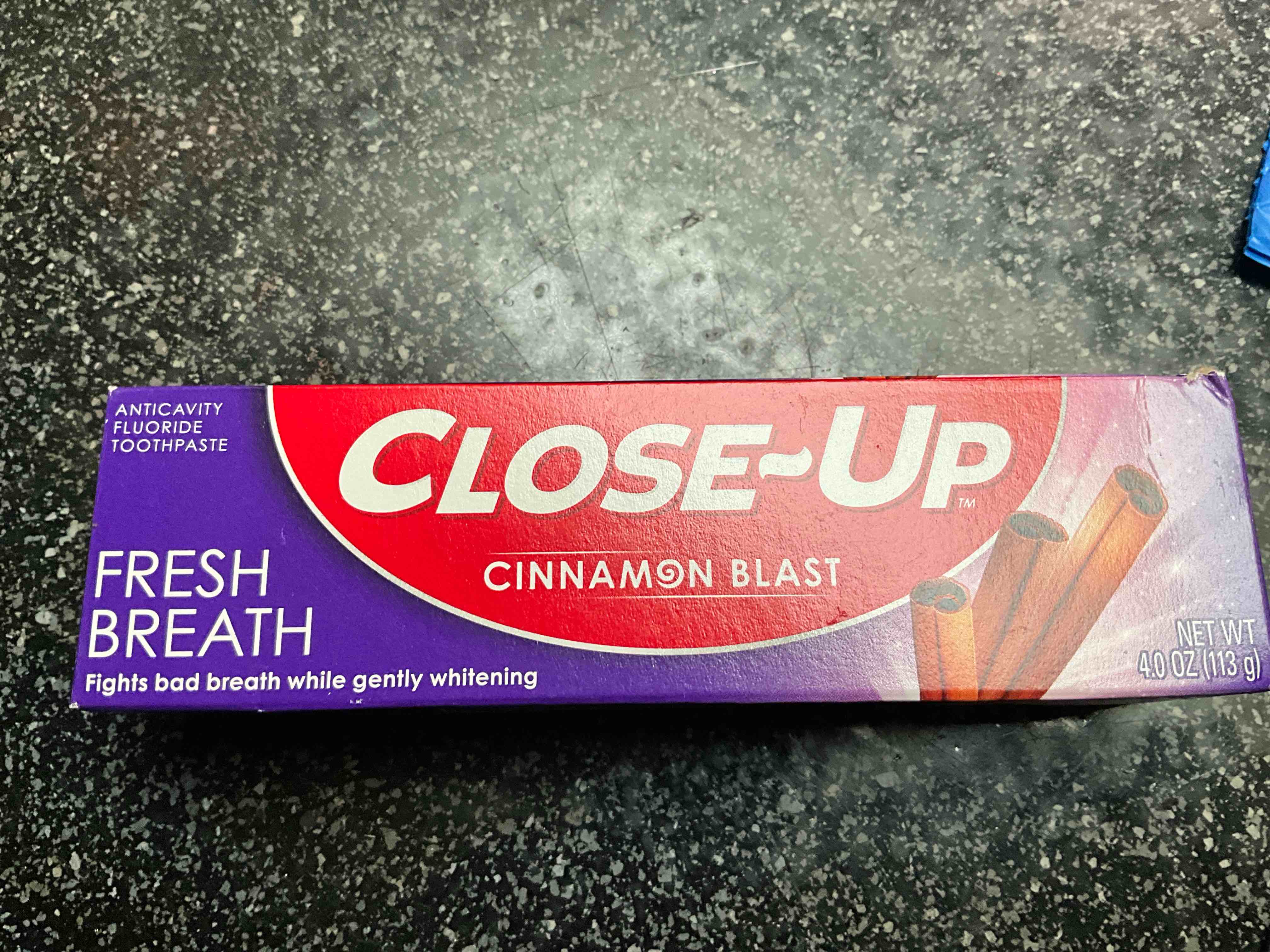Close-Up Fluoride Toothpaste, Freshening Red Gel 4 oz 
