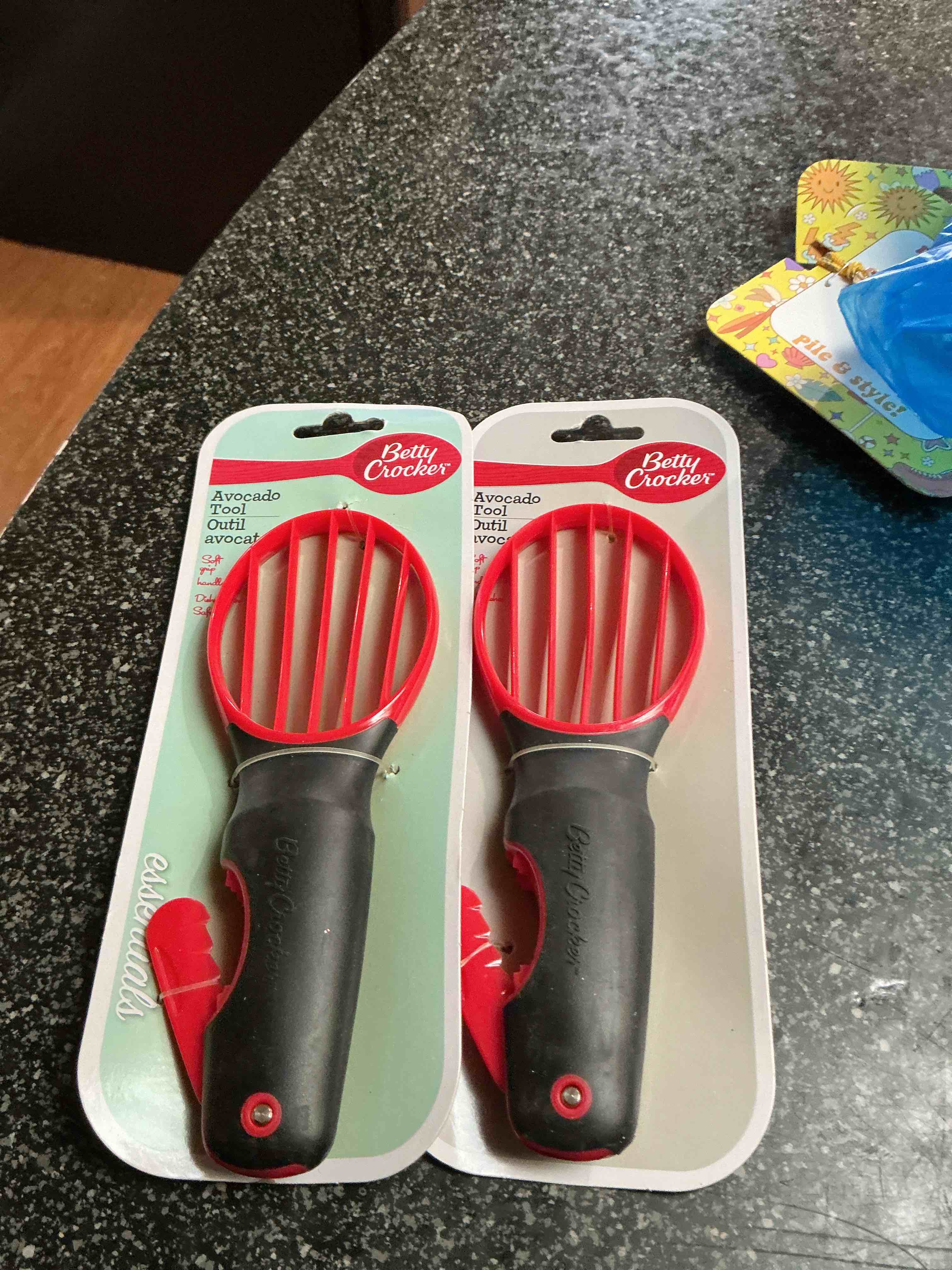 betty crocker avocado tool (peeling & slicing combo tool)