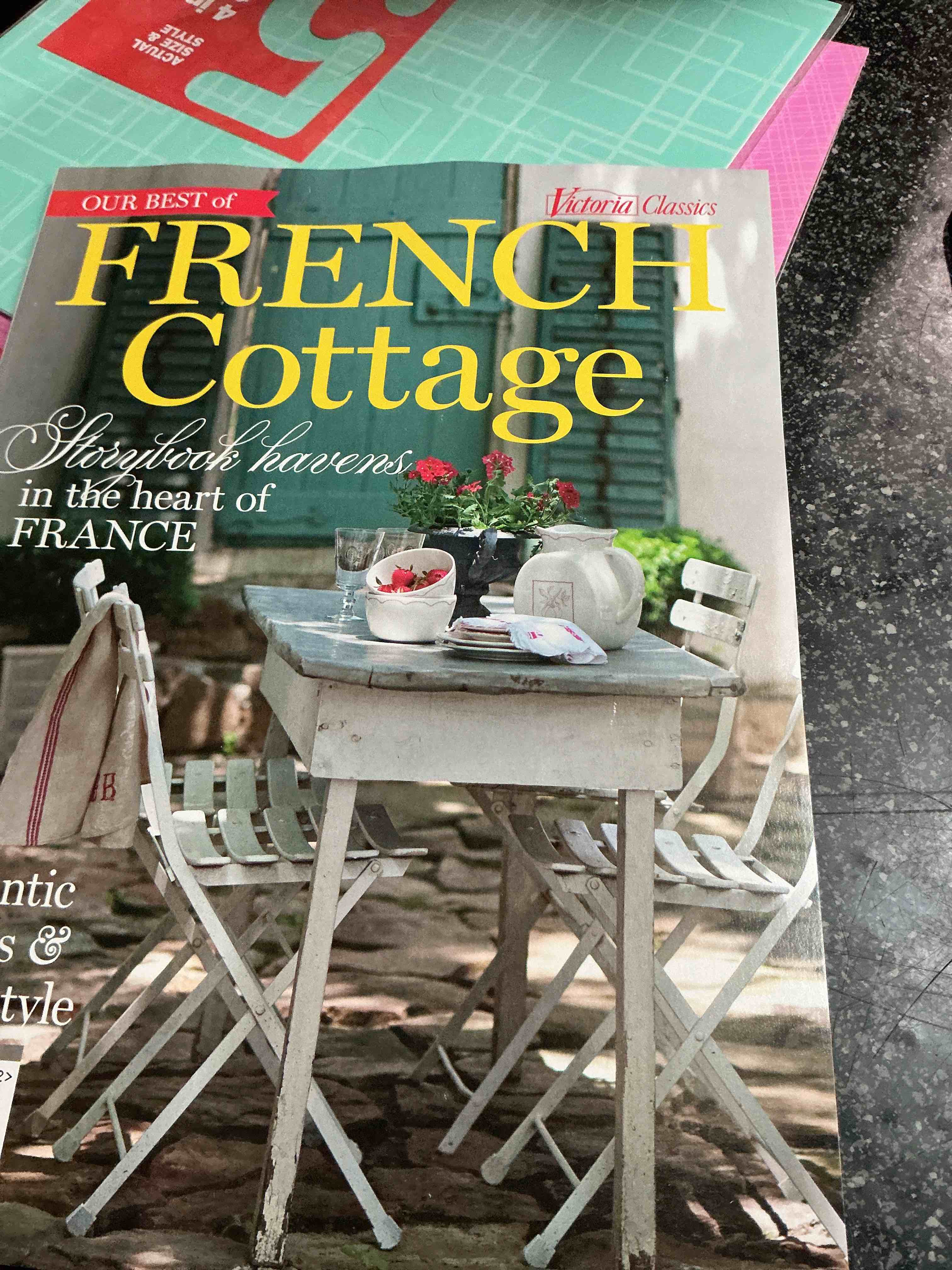 Condition photo showing New/Like New for Victoria Classics French Cottage 