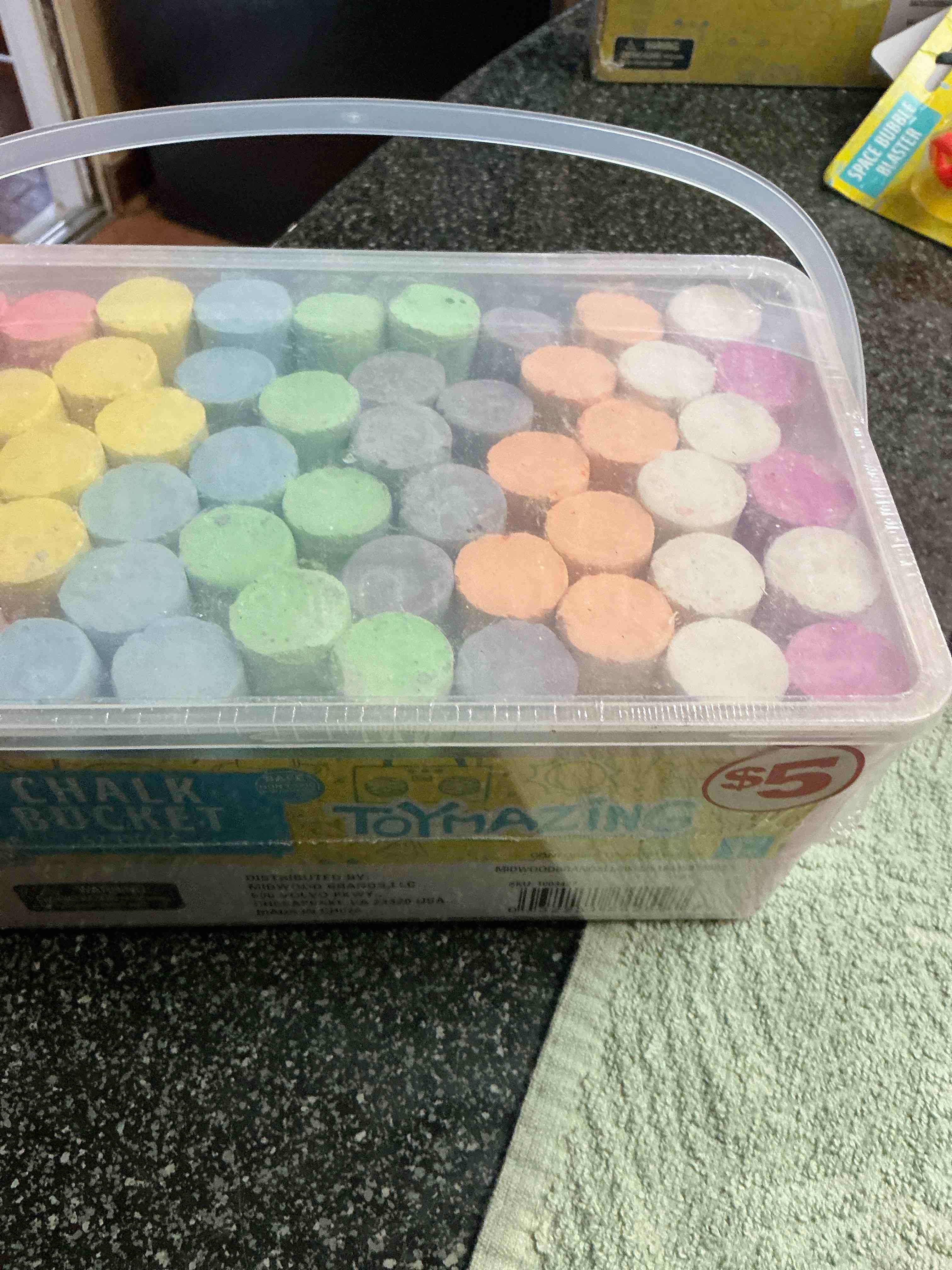 Toymazing Chalk Bucket 52 Pieces 