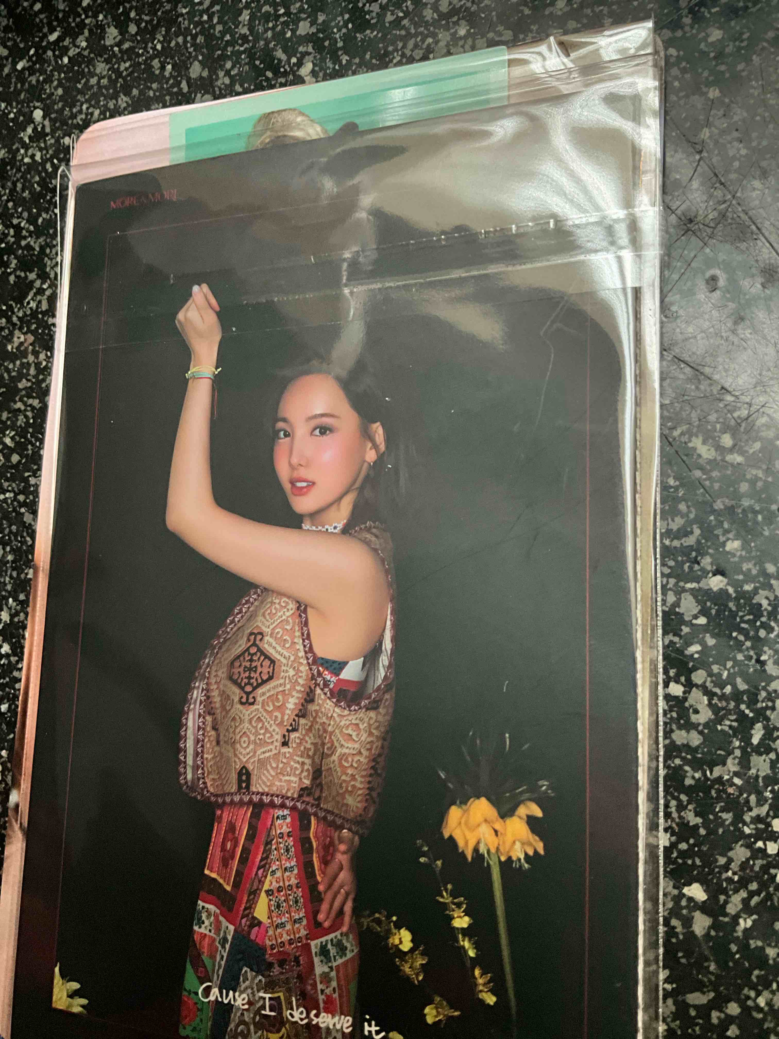 K-pop Group TWICE - Collectors Cards 