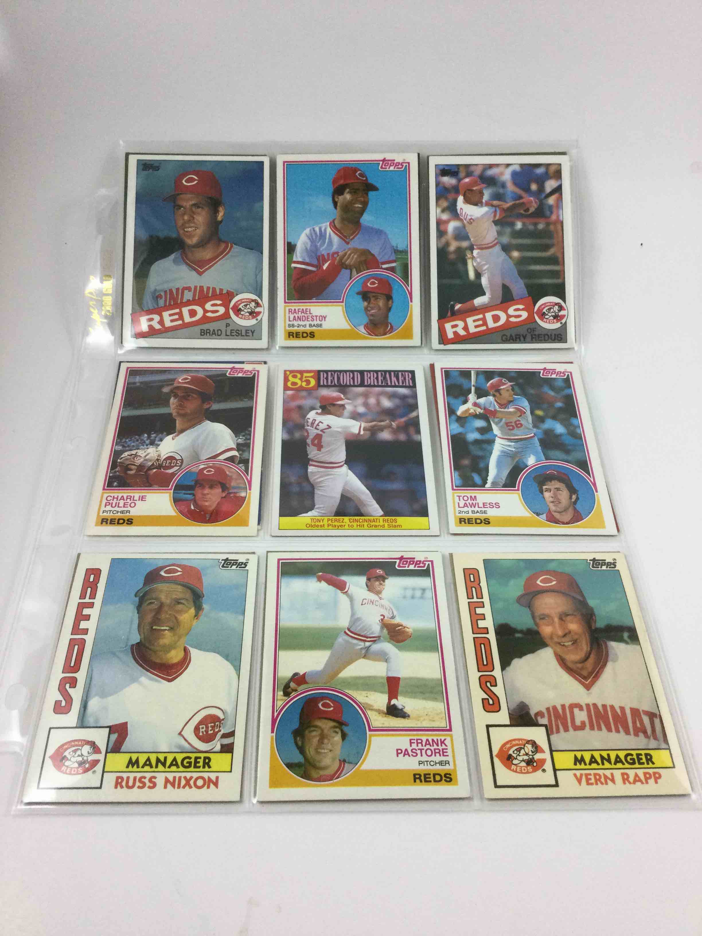 Lot of (18) Vintage Cincinnati Reds Baseball Cards