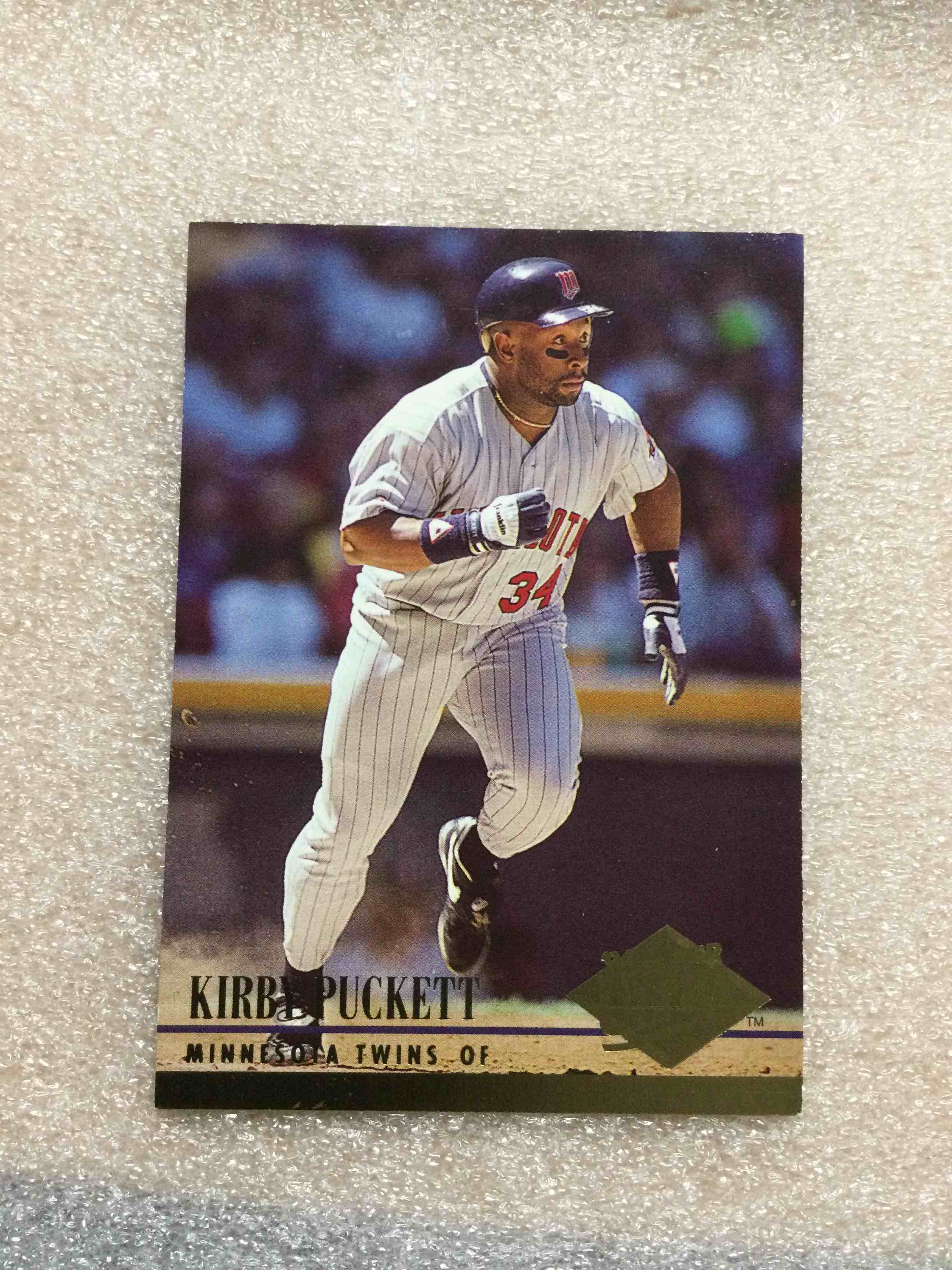 1994 Fleer Ultra Kirby Puckett Gold Foil Baseball Card