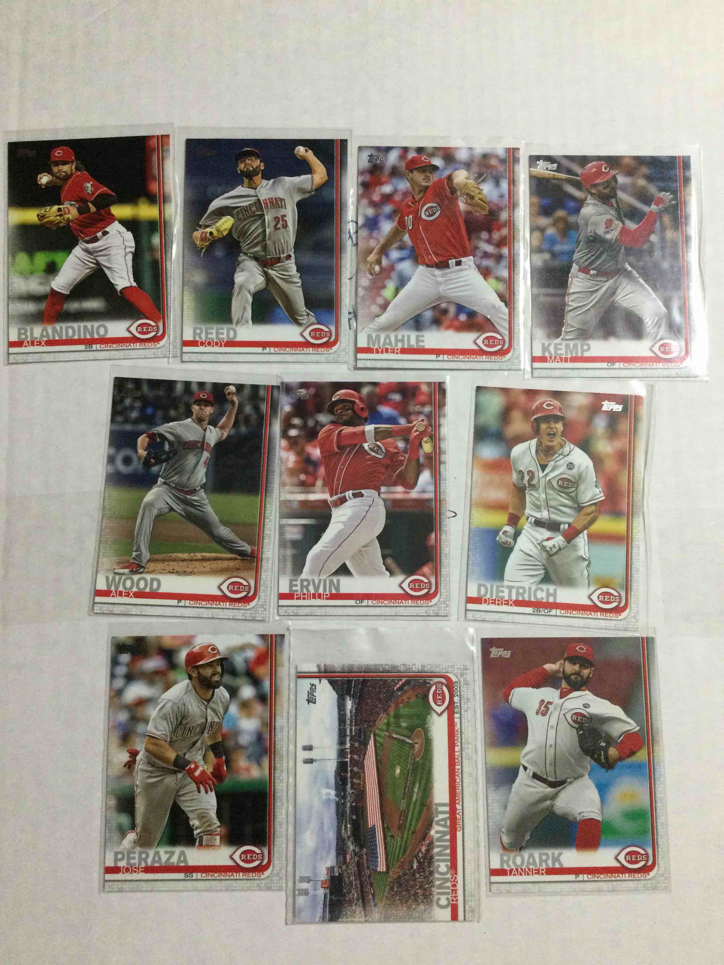 lot-of (10) 2019 cincinnati reds baseball cards