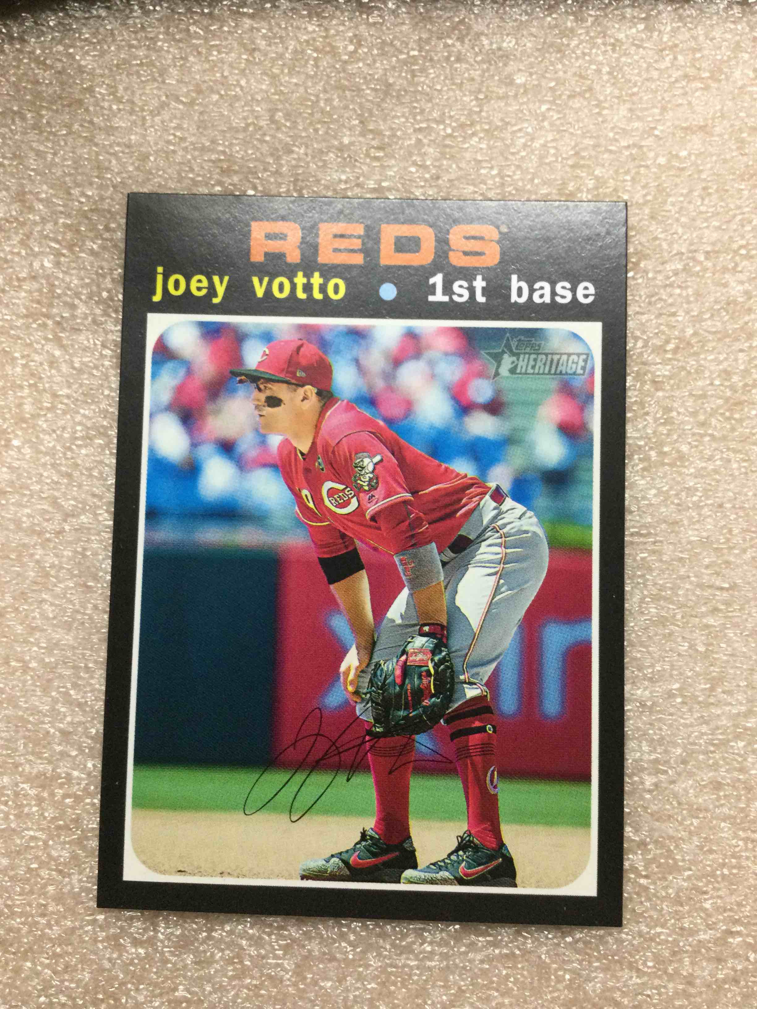 2020 Topps Heritage Joey Votto Baseball Card