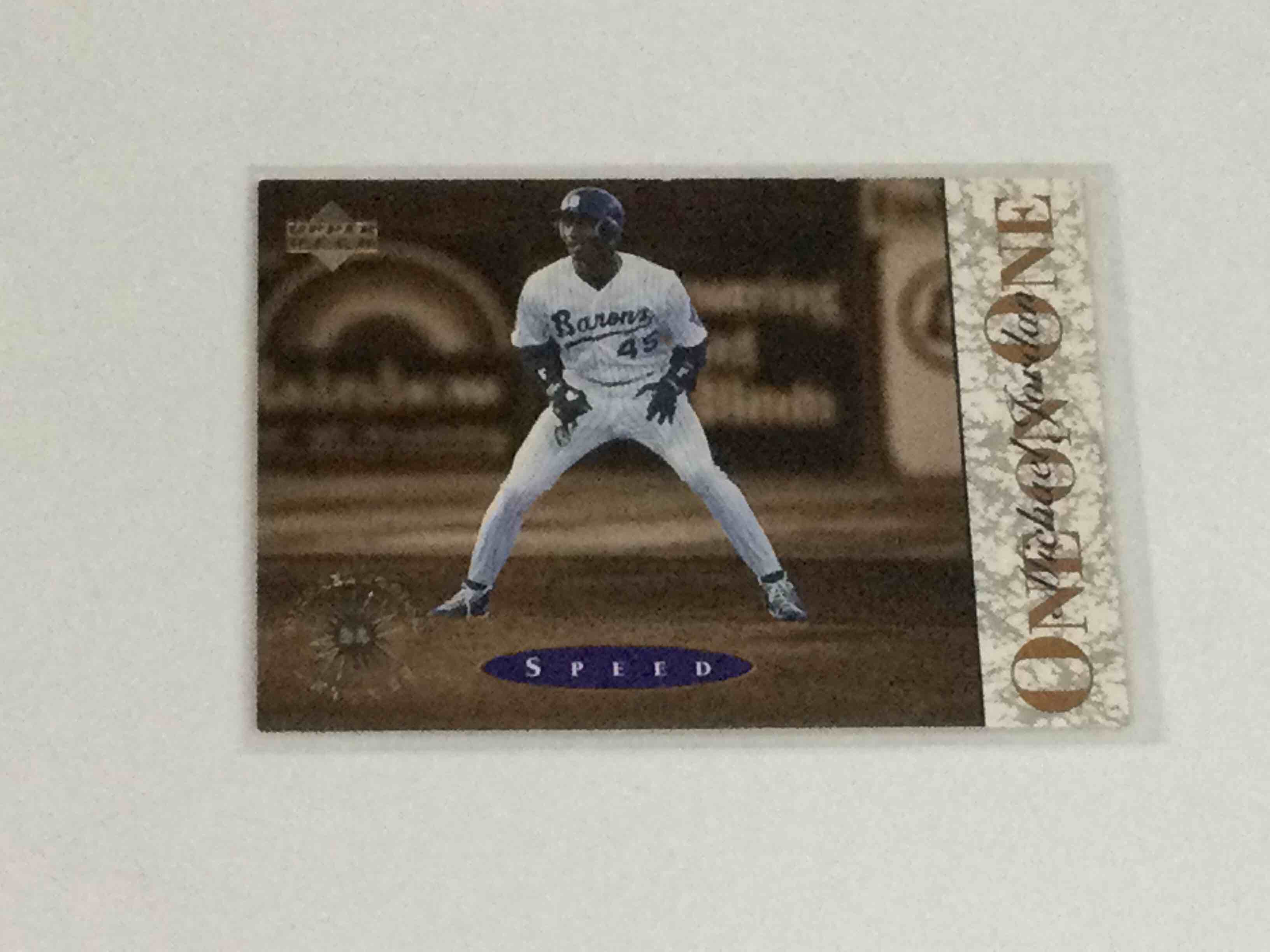 1995 UD Minors Michael Jordan “One on One” Insert Card