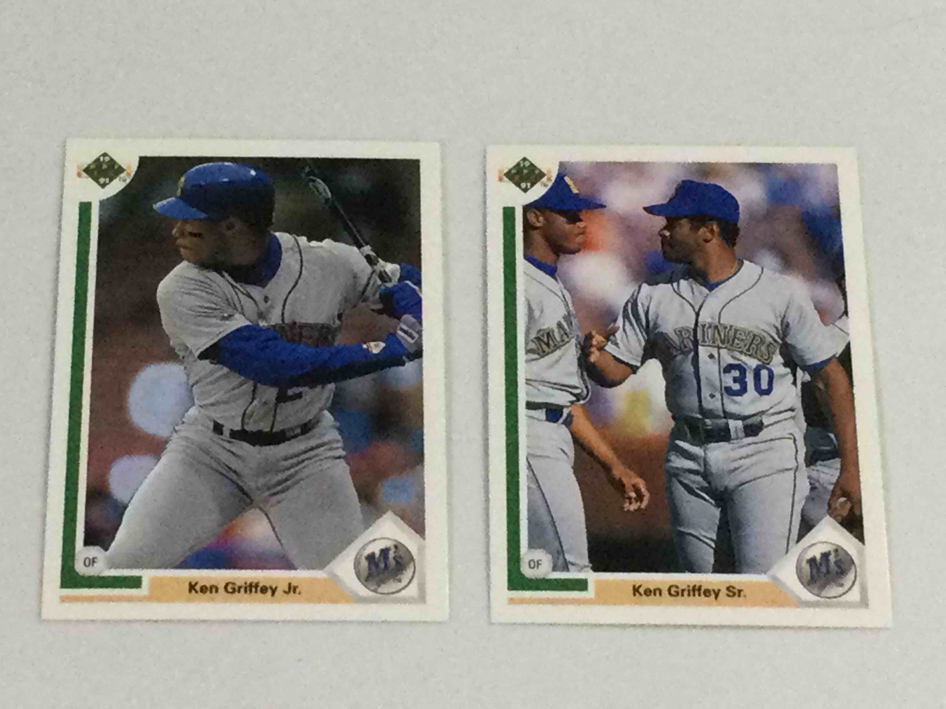 Upper deck Ken Griffey Jr. / Sr. Baseball Card Pair