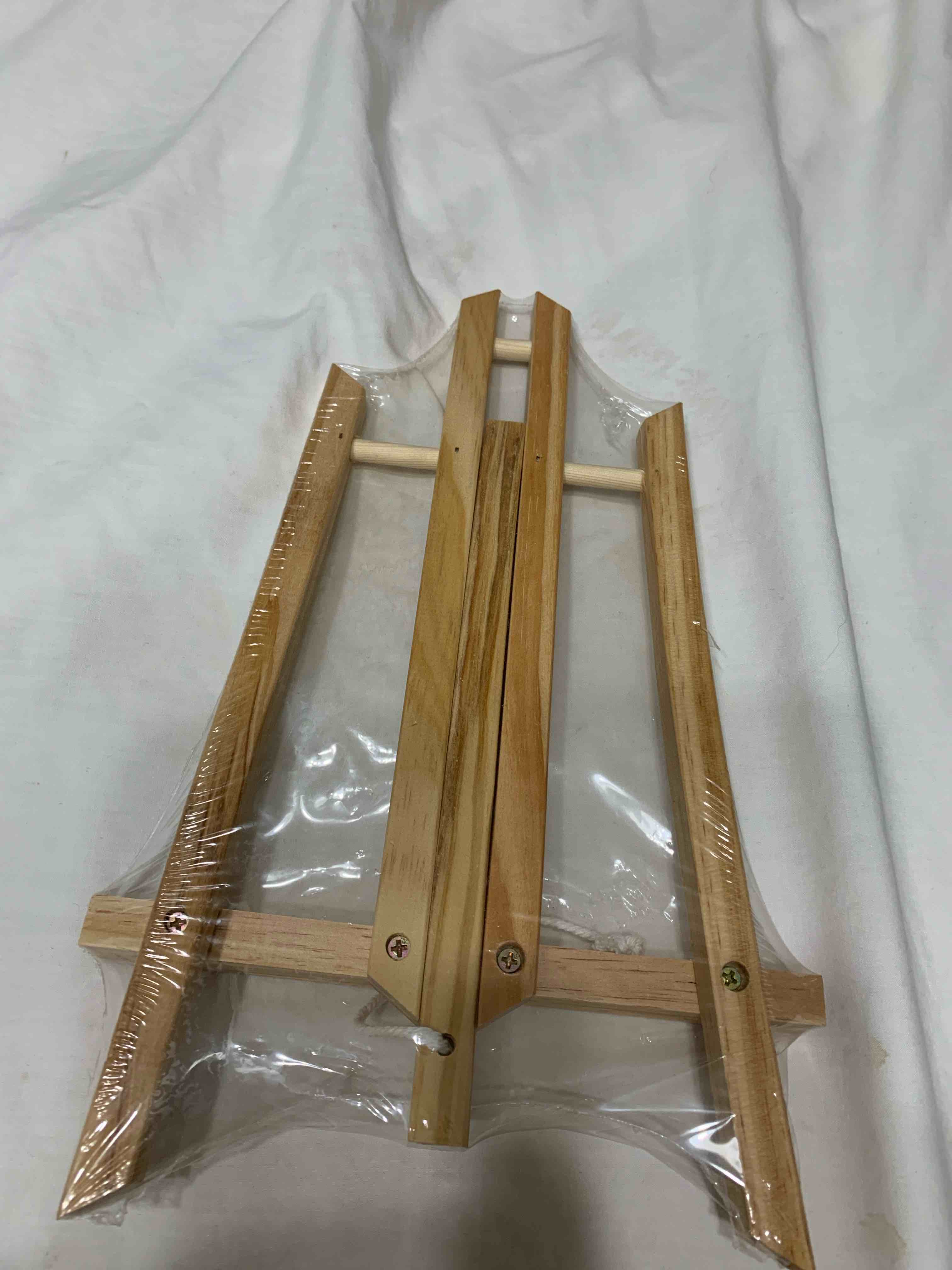 Small Wooden Tabletop Easel 